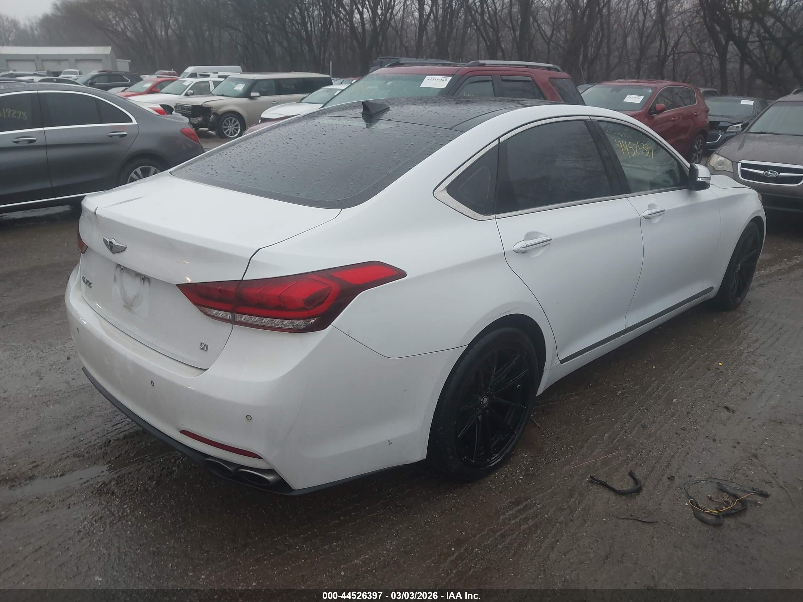 HYUNDAI GENESIS image 4