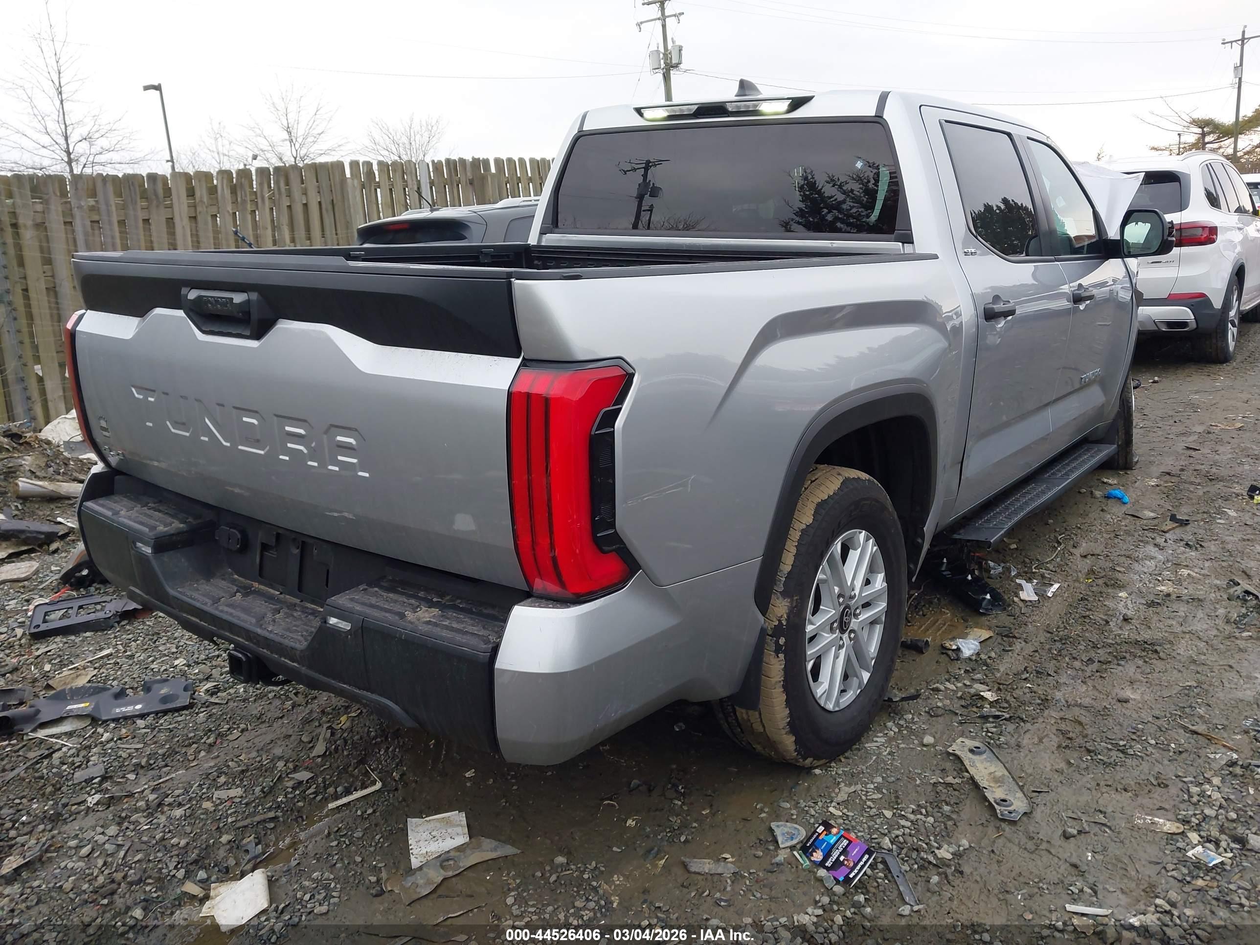 TOYOTA TUNDRA image 4