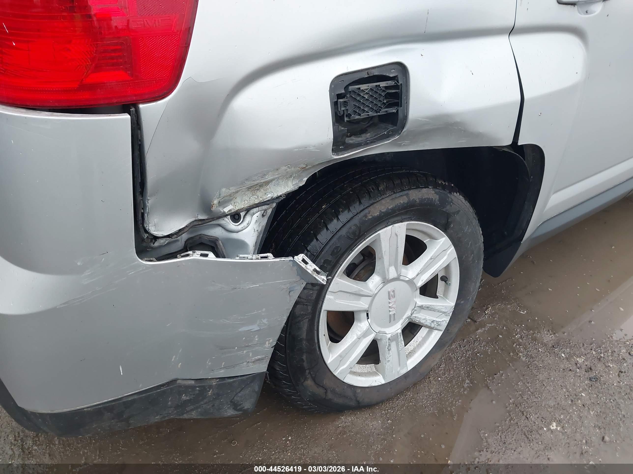 GMC TERRAIN image 6