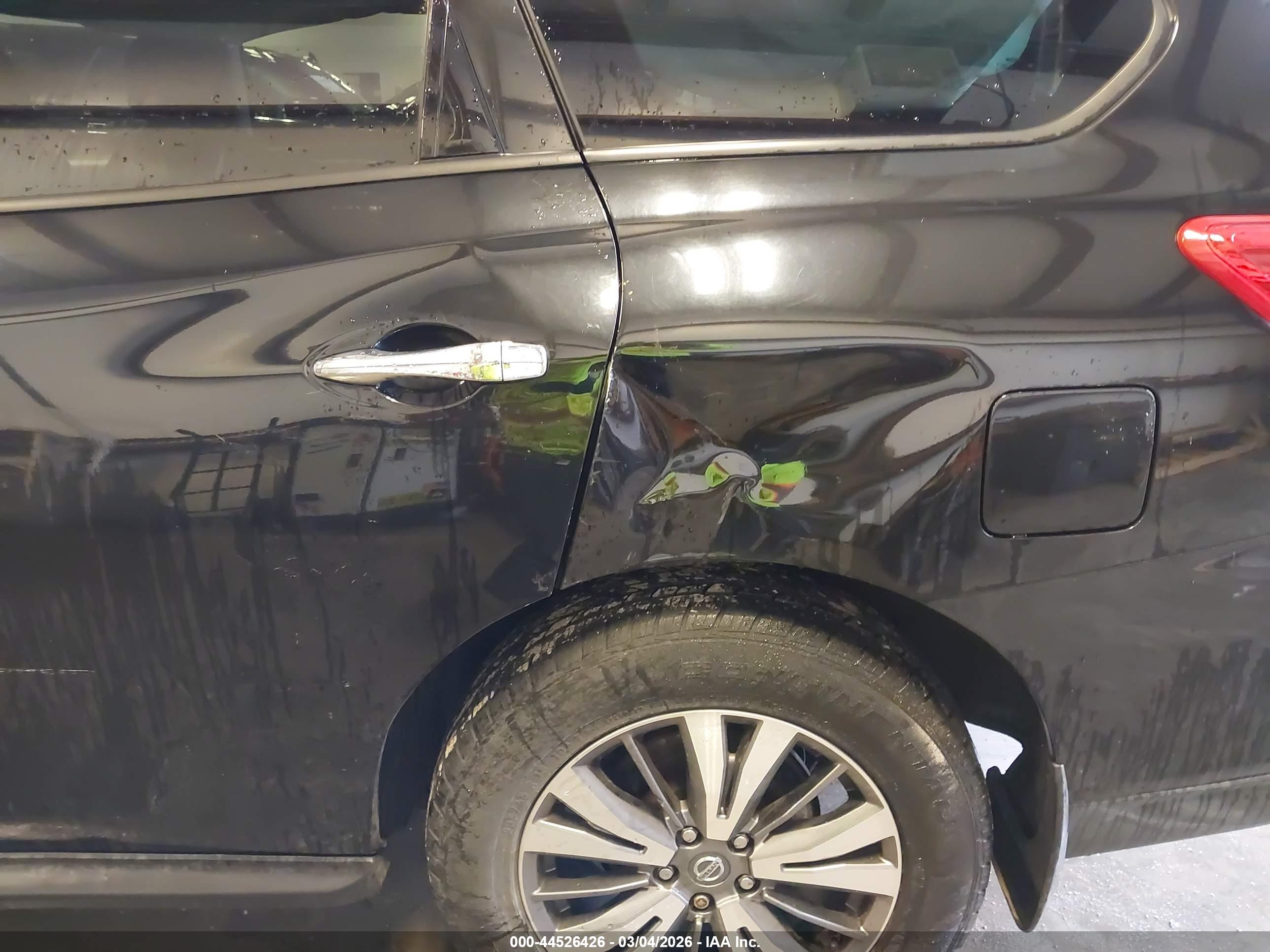 NISSAN PATHFINDER image 6