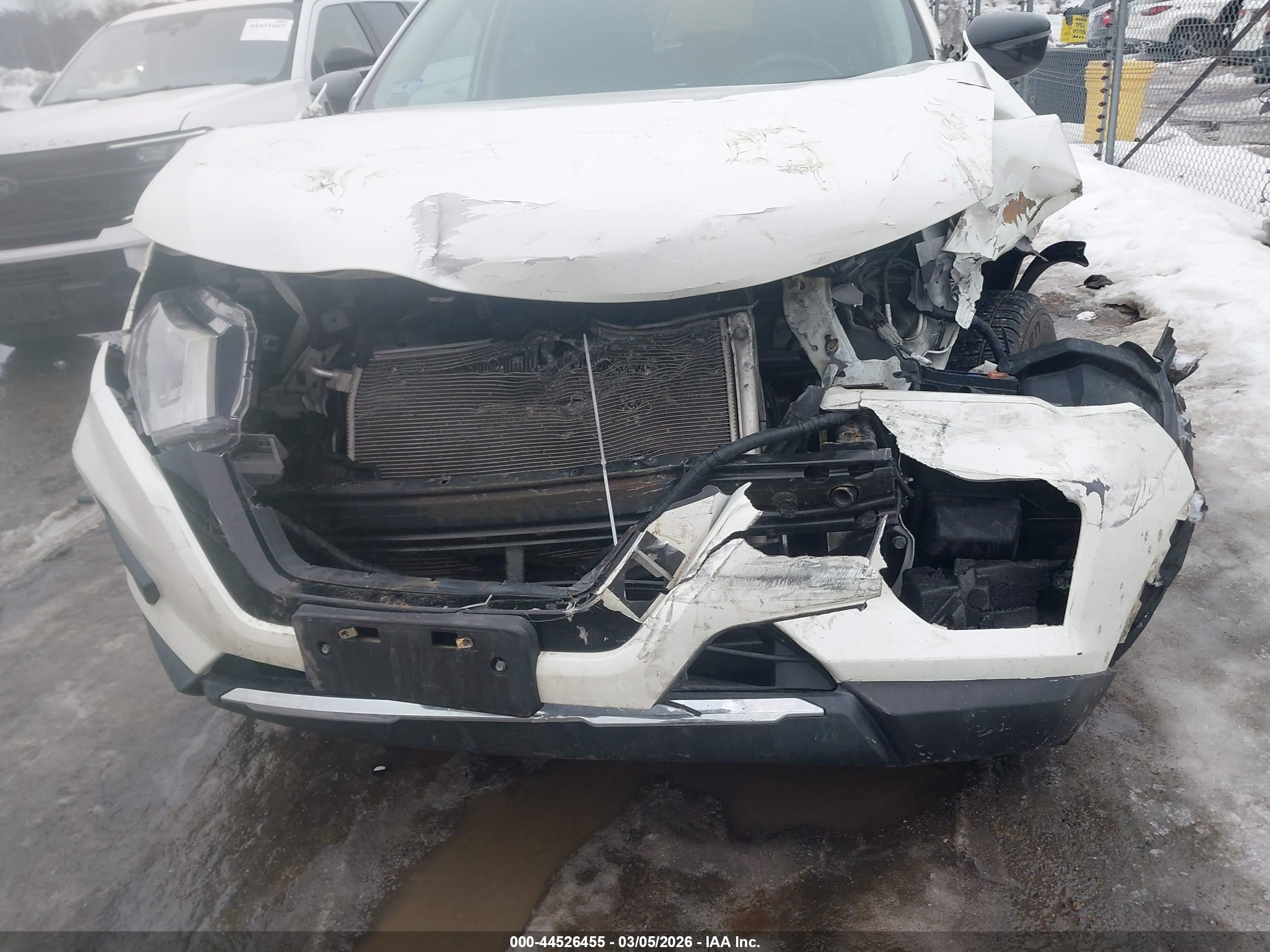 NISSAN ROGUE image 6