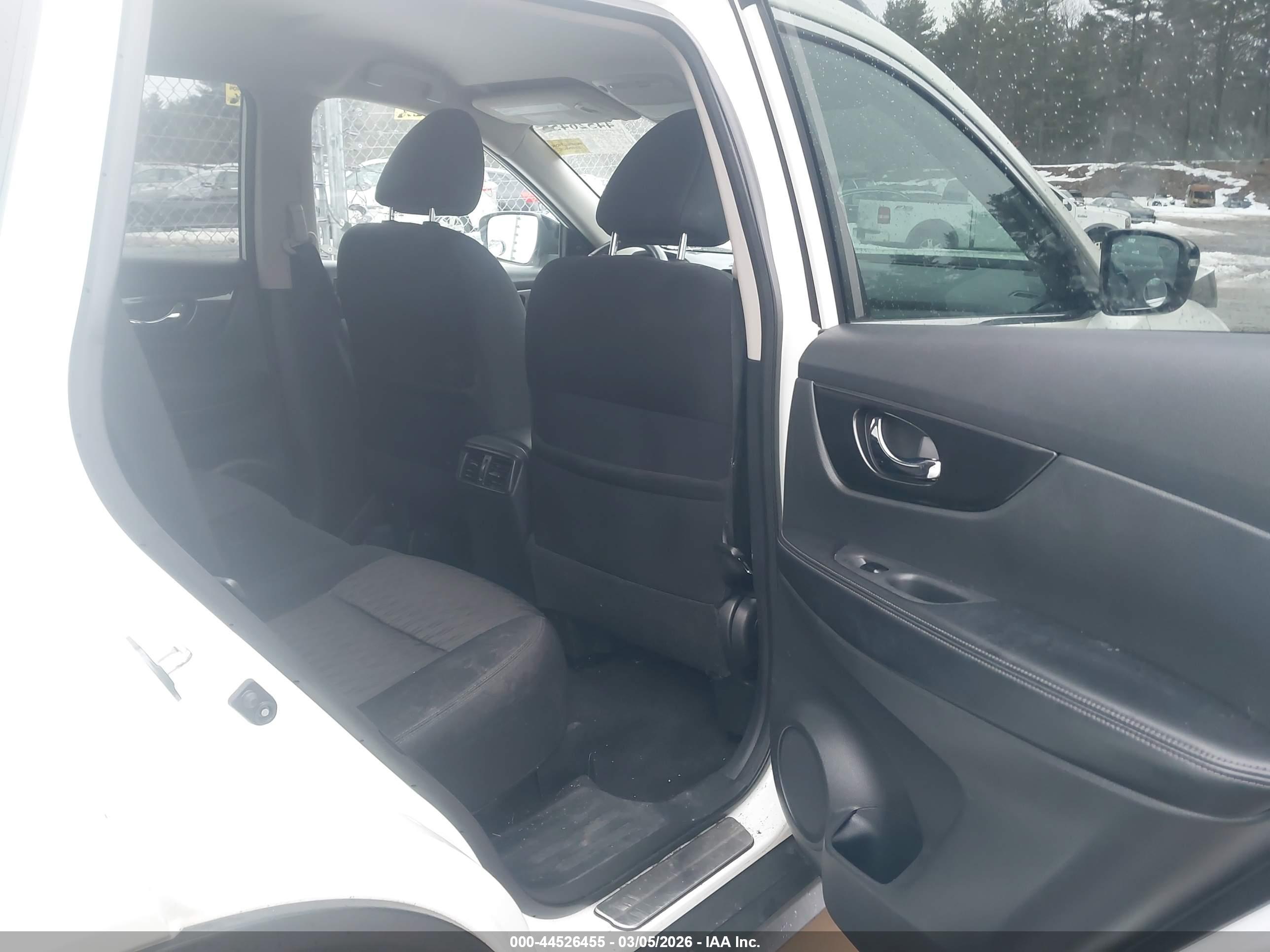 NISSAN ROGUE image 8