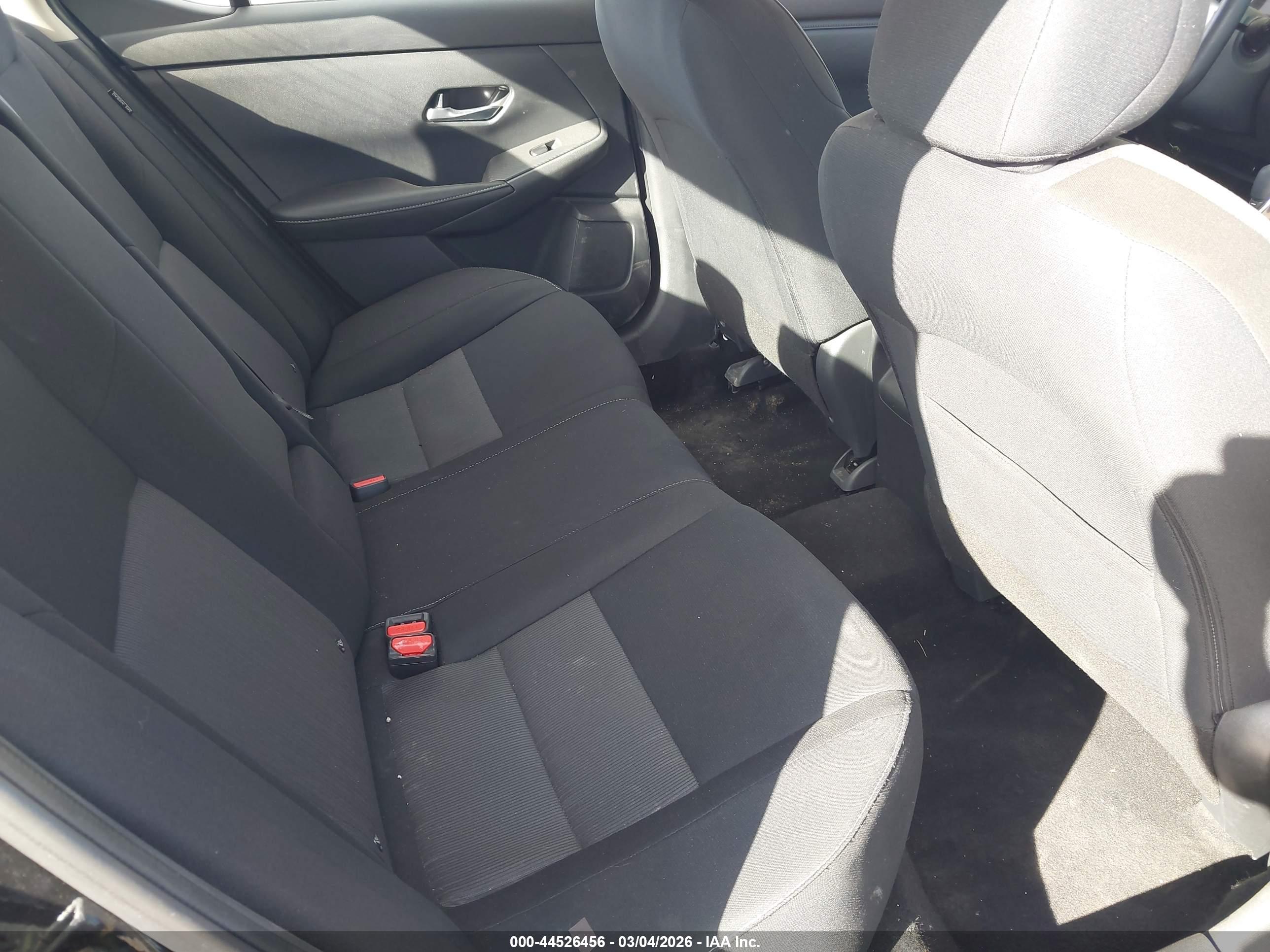NISSAN SENTRA image 8