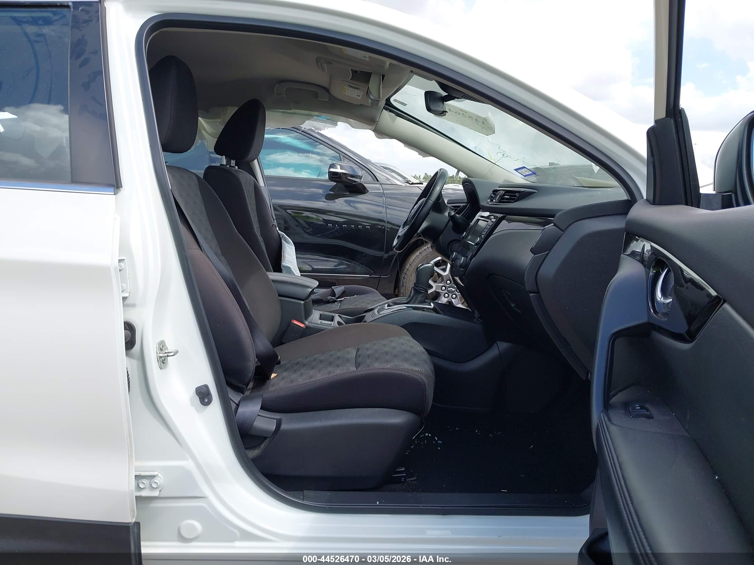 NISSAN ROGUE image 5
