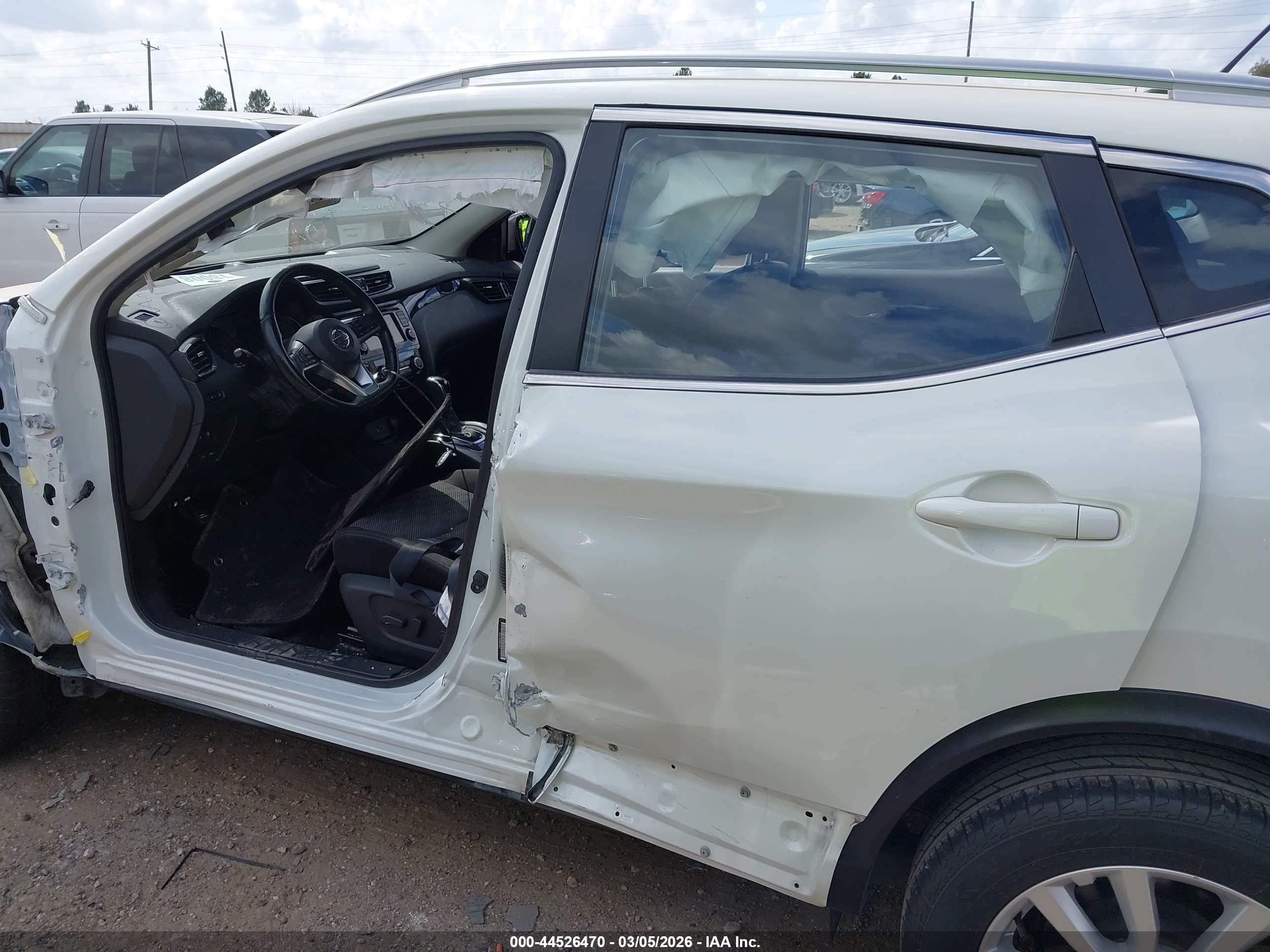 NISSAN ROGUE image 6
