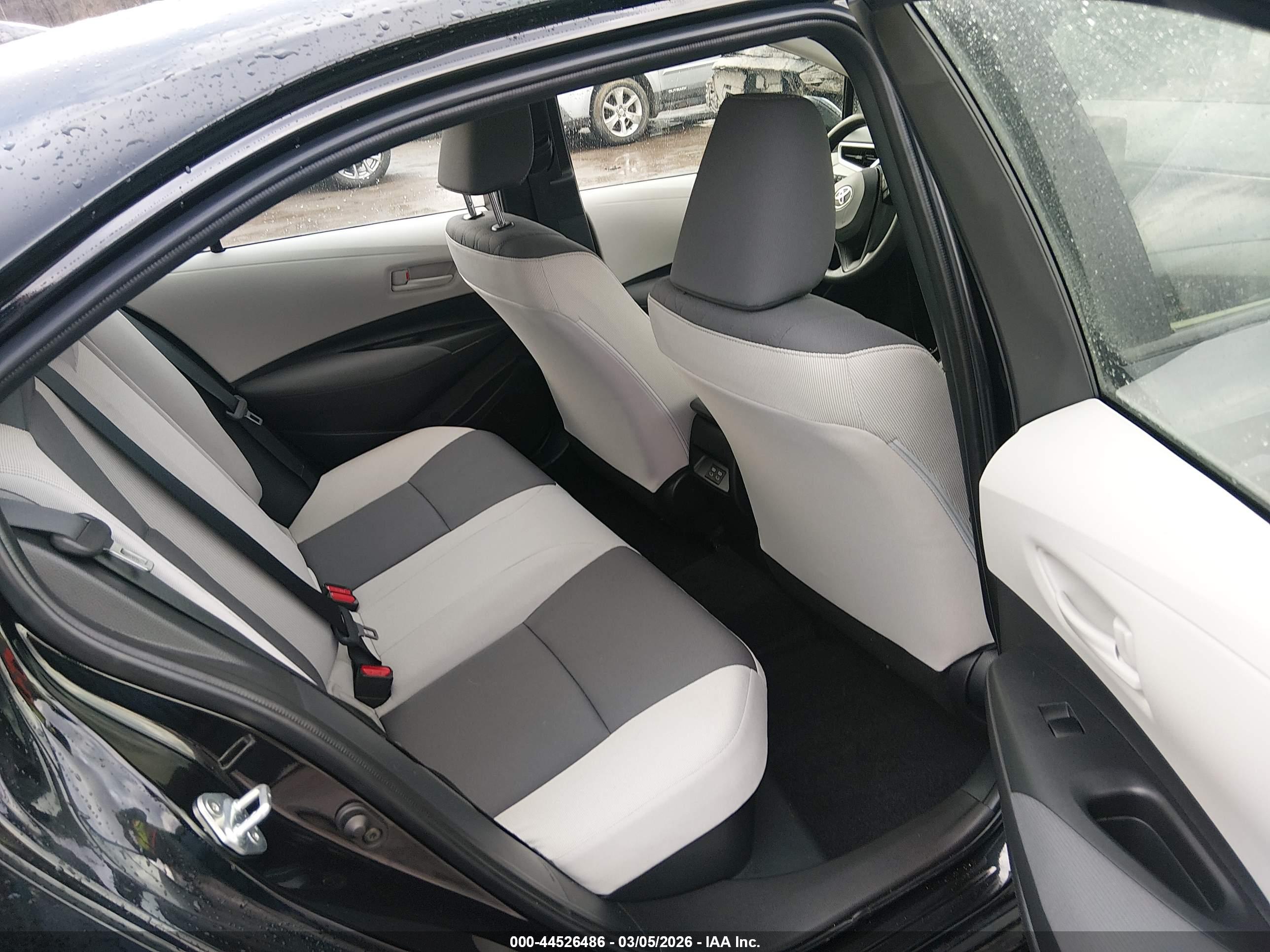 TOYOTA COROLLA image 8