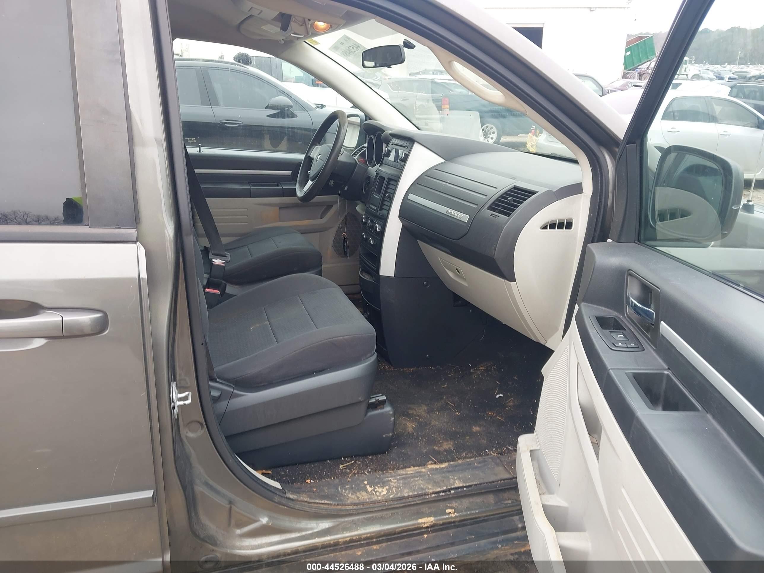 DODGE GRAND image 5