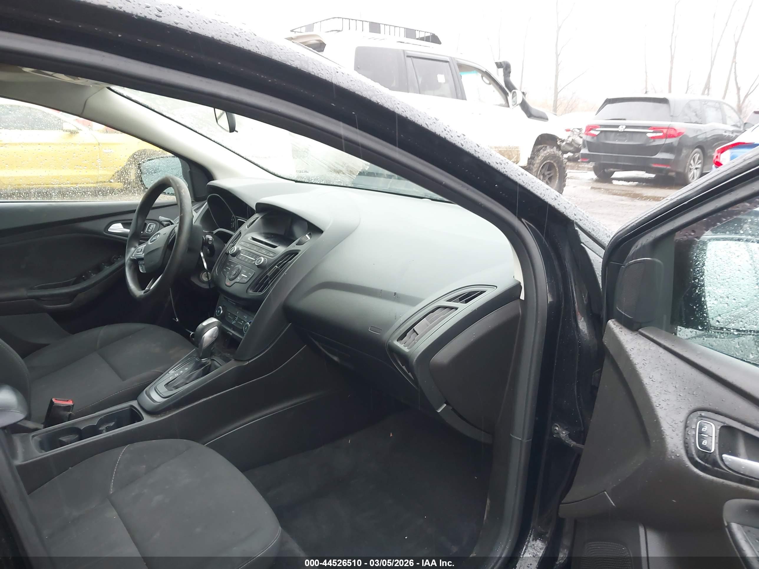 FORD FOCUS image 5