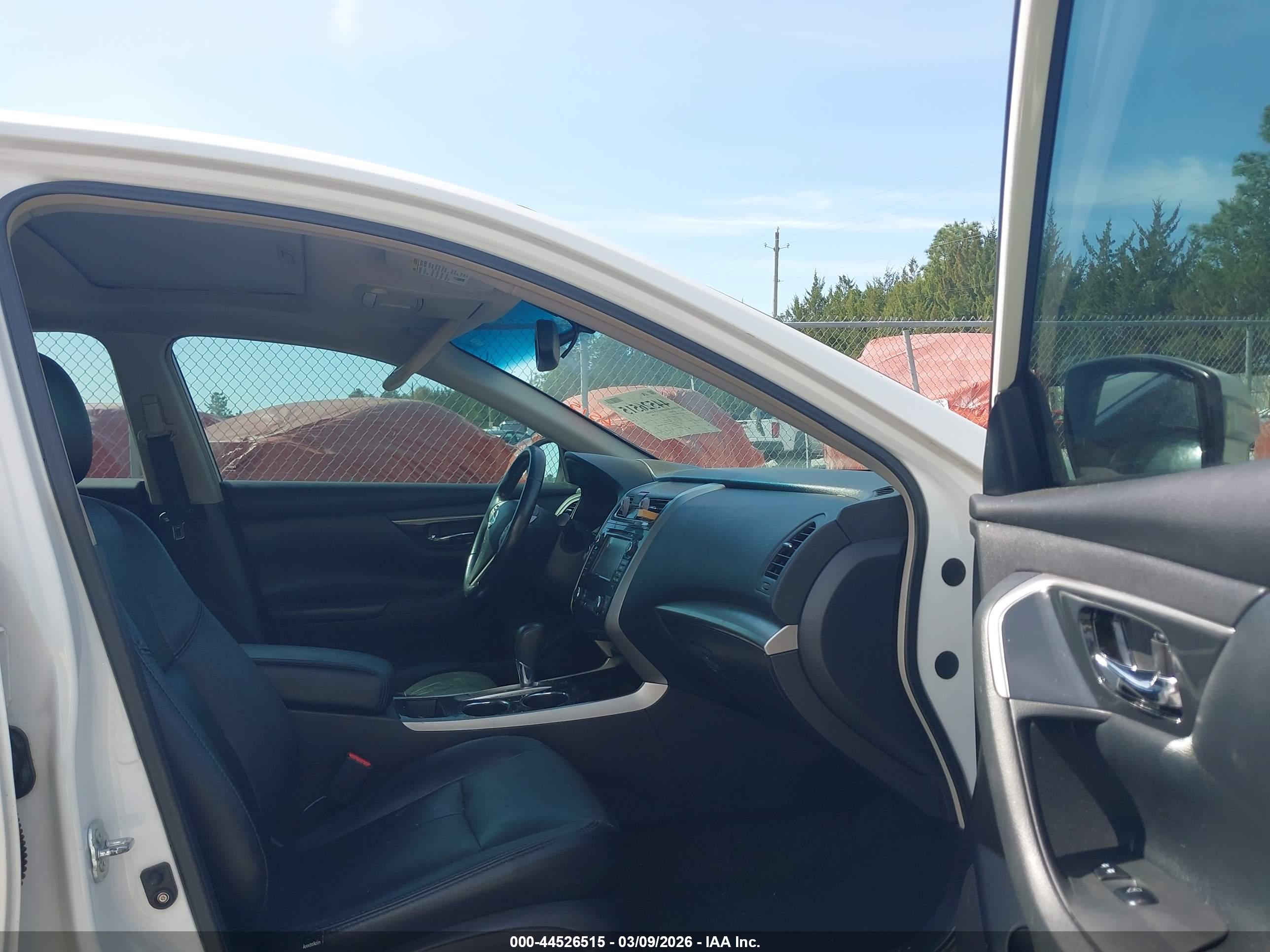 NISSAN ALTIMA image 5