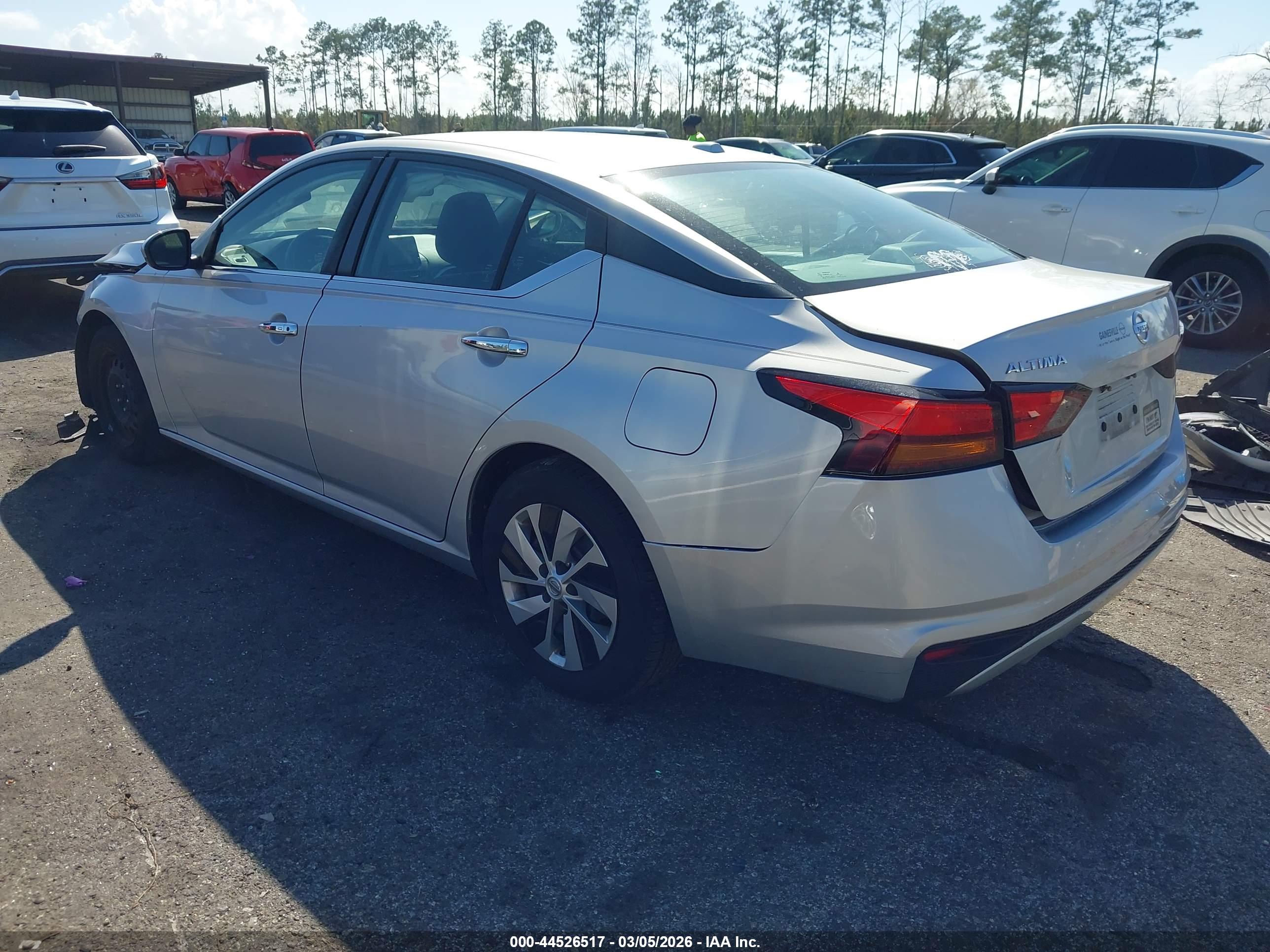 NISSAN ALTIMA image 3