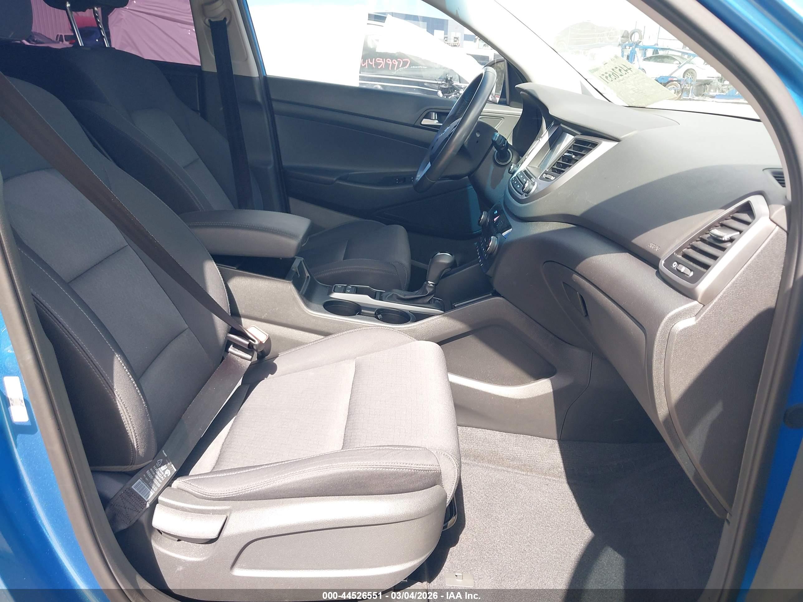 HYUNDAI TUCSON image 5