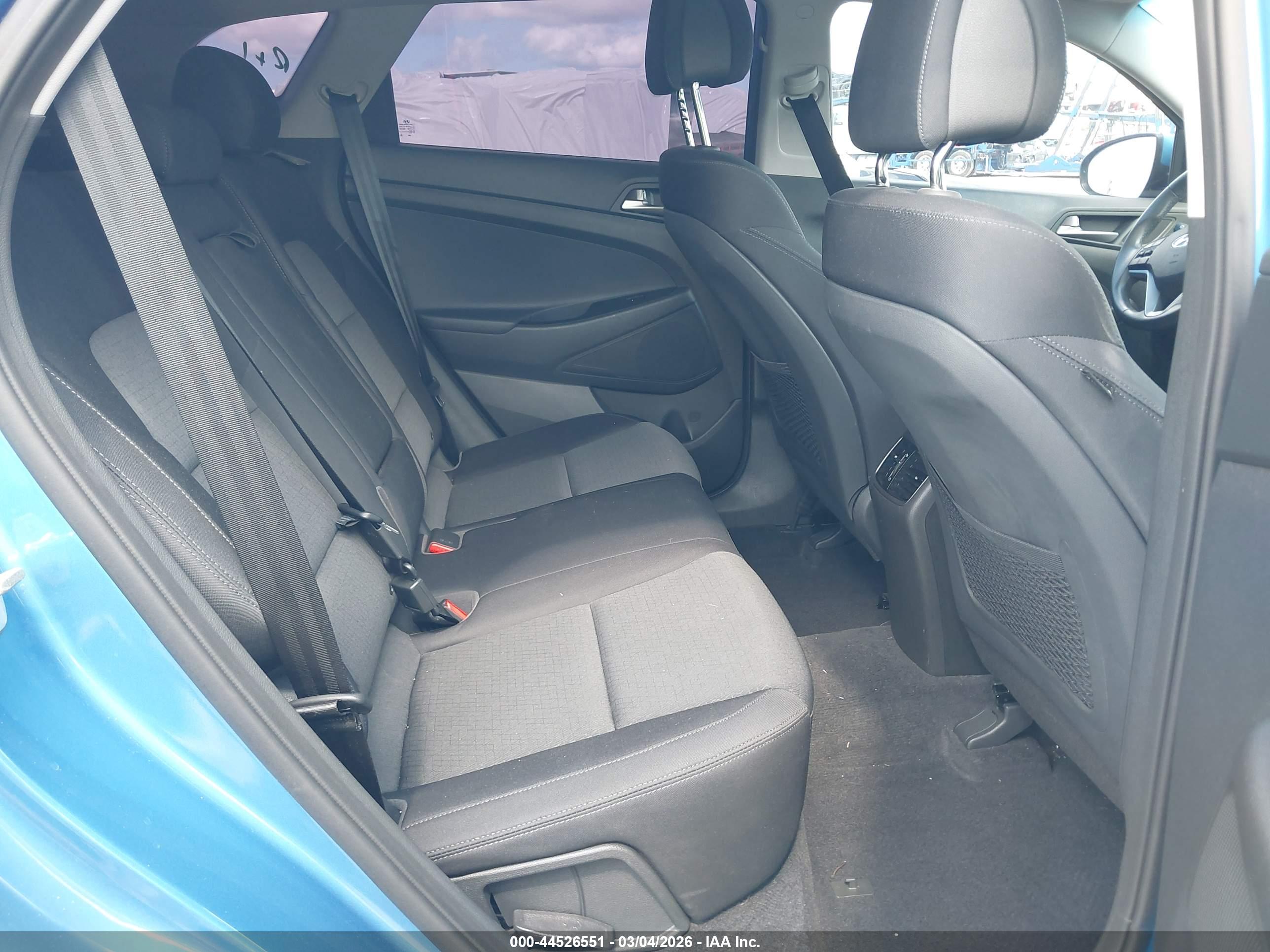 HYUNDAI TUCSON image 8