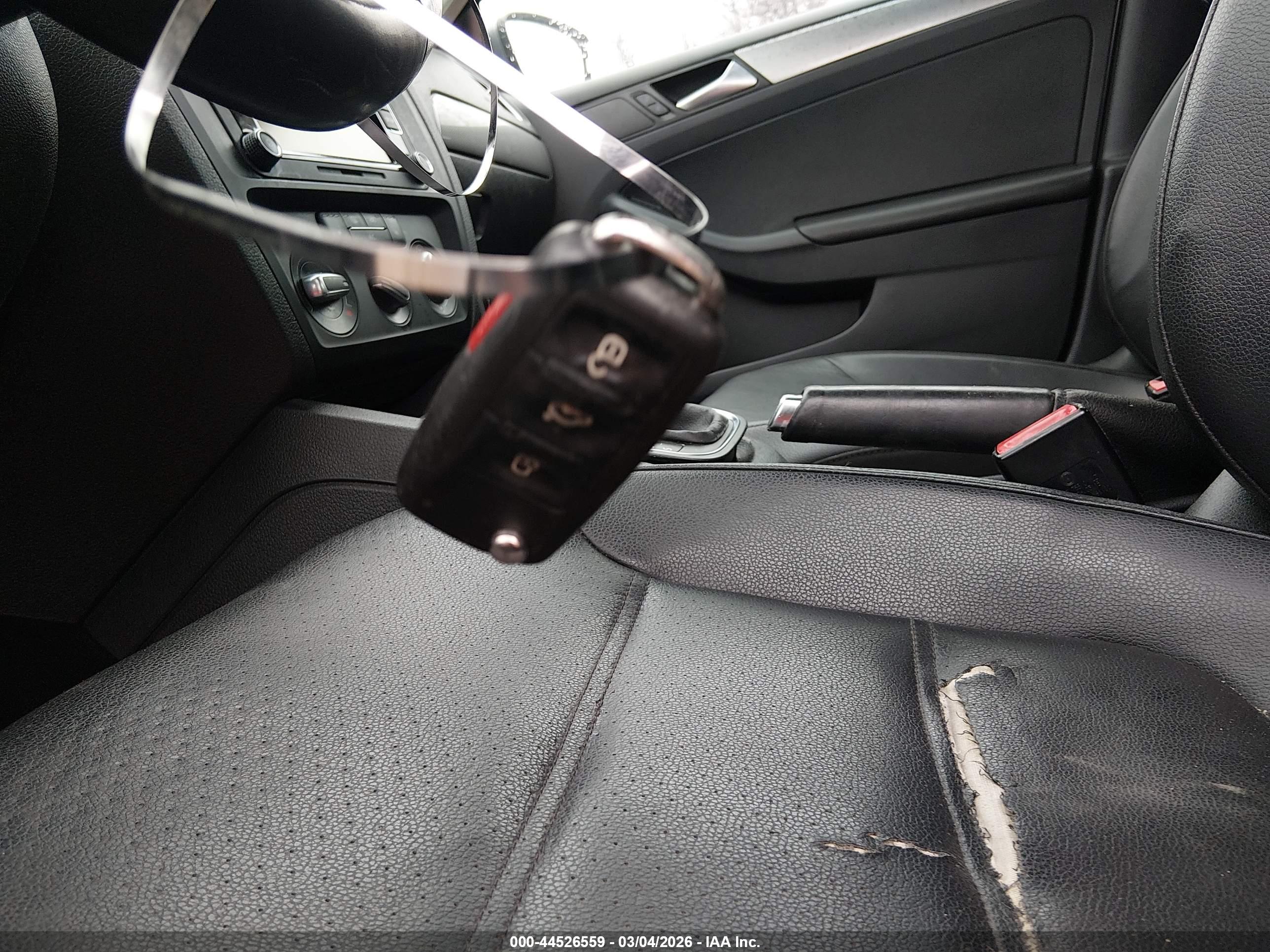 VOLKSWAGEN JETTA image 11