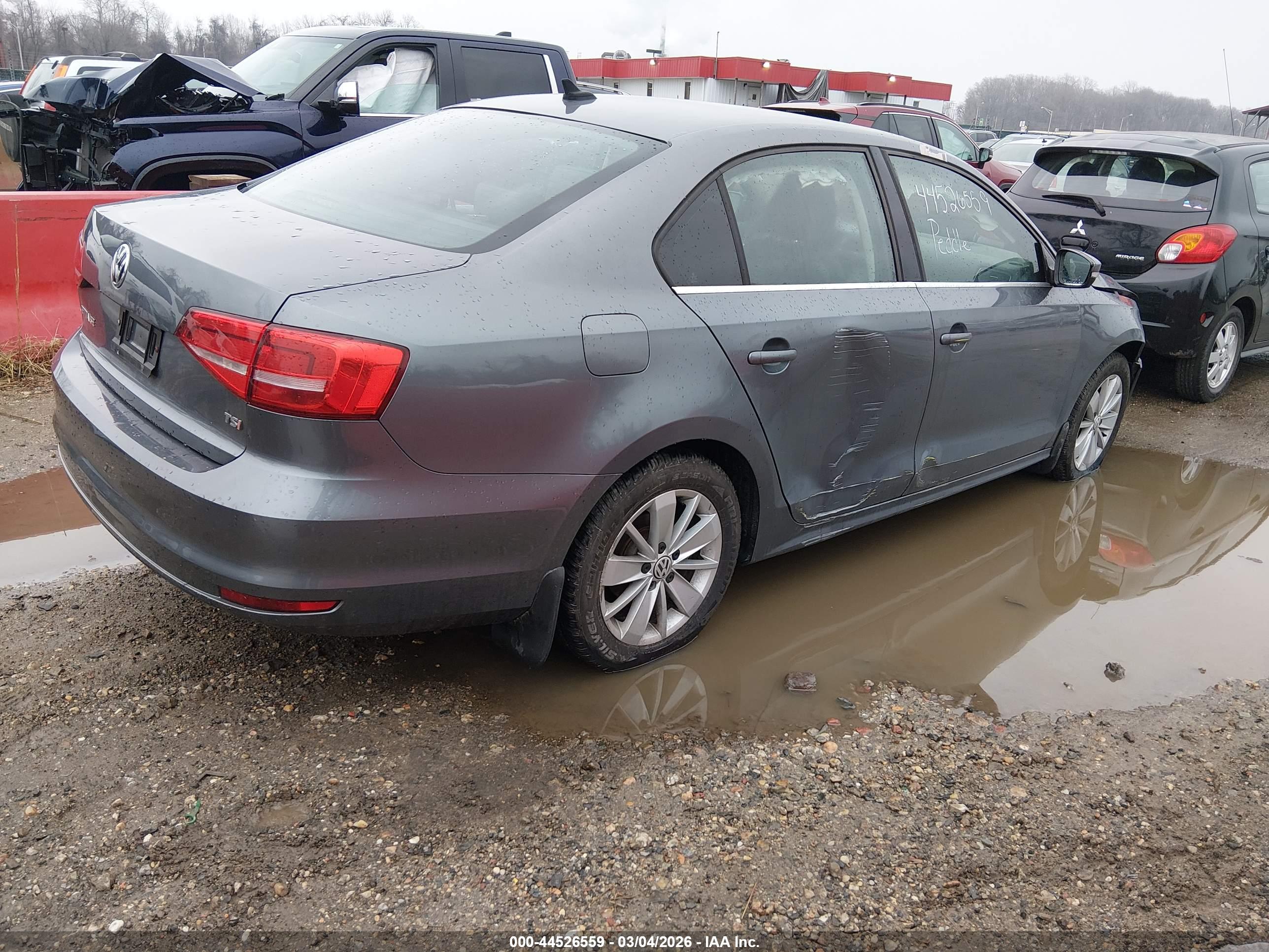 VOLKSWAGEN JETTA image 4