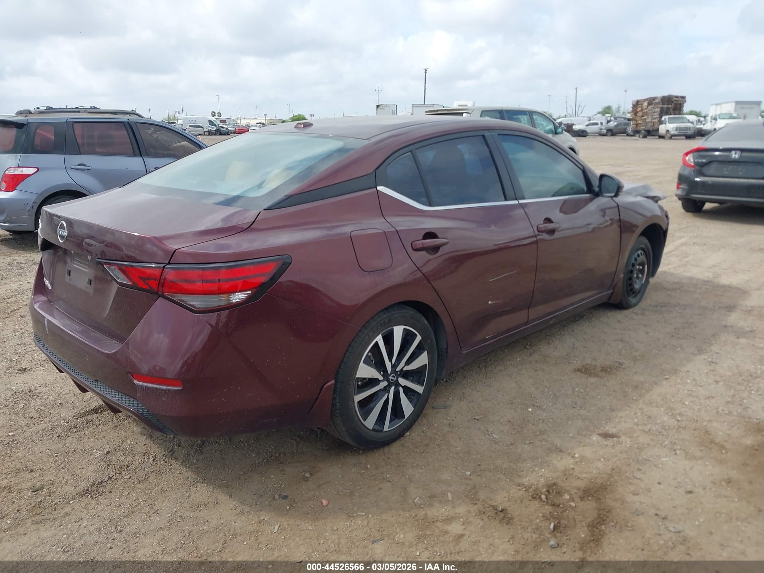 NISSAN SENTRA image 4