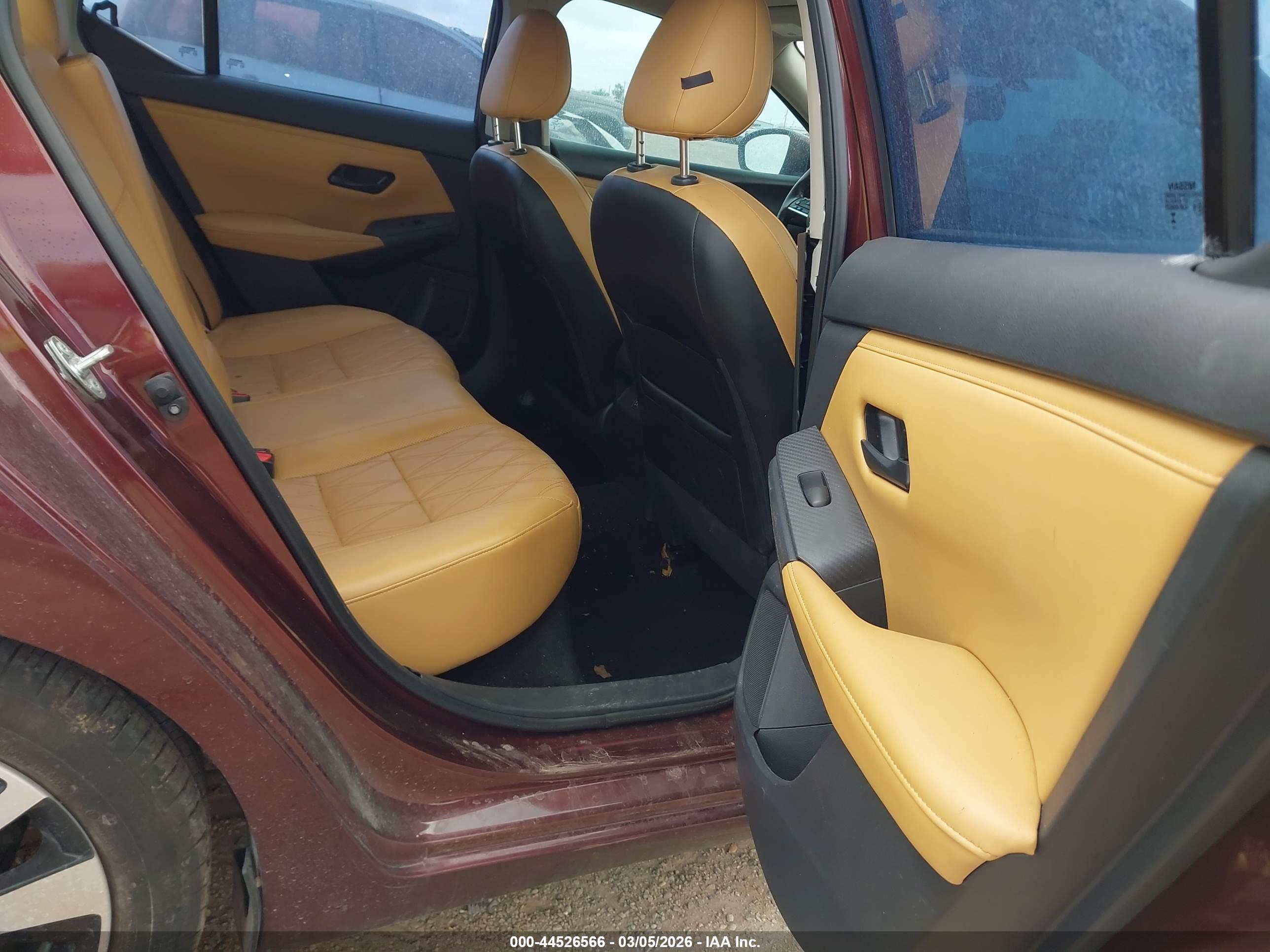 NISSAN SENTRA image 8