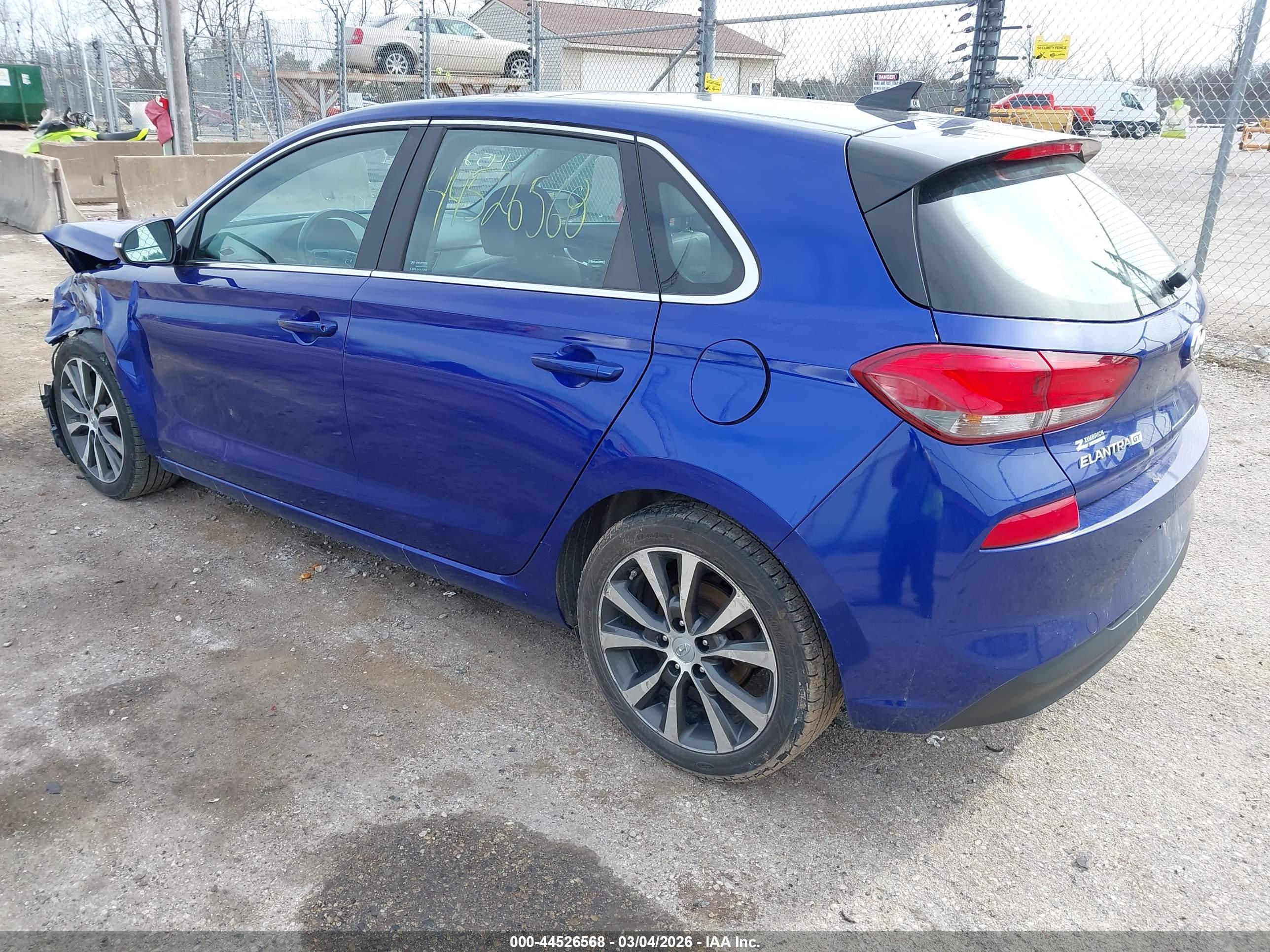 HYUNDAI ELANTRA image 3