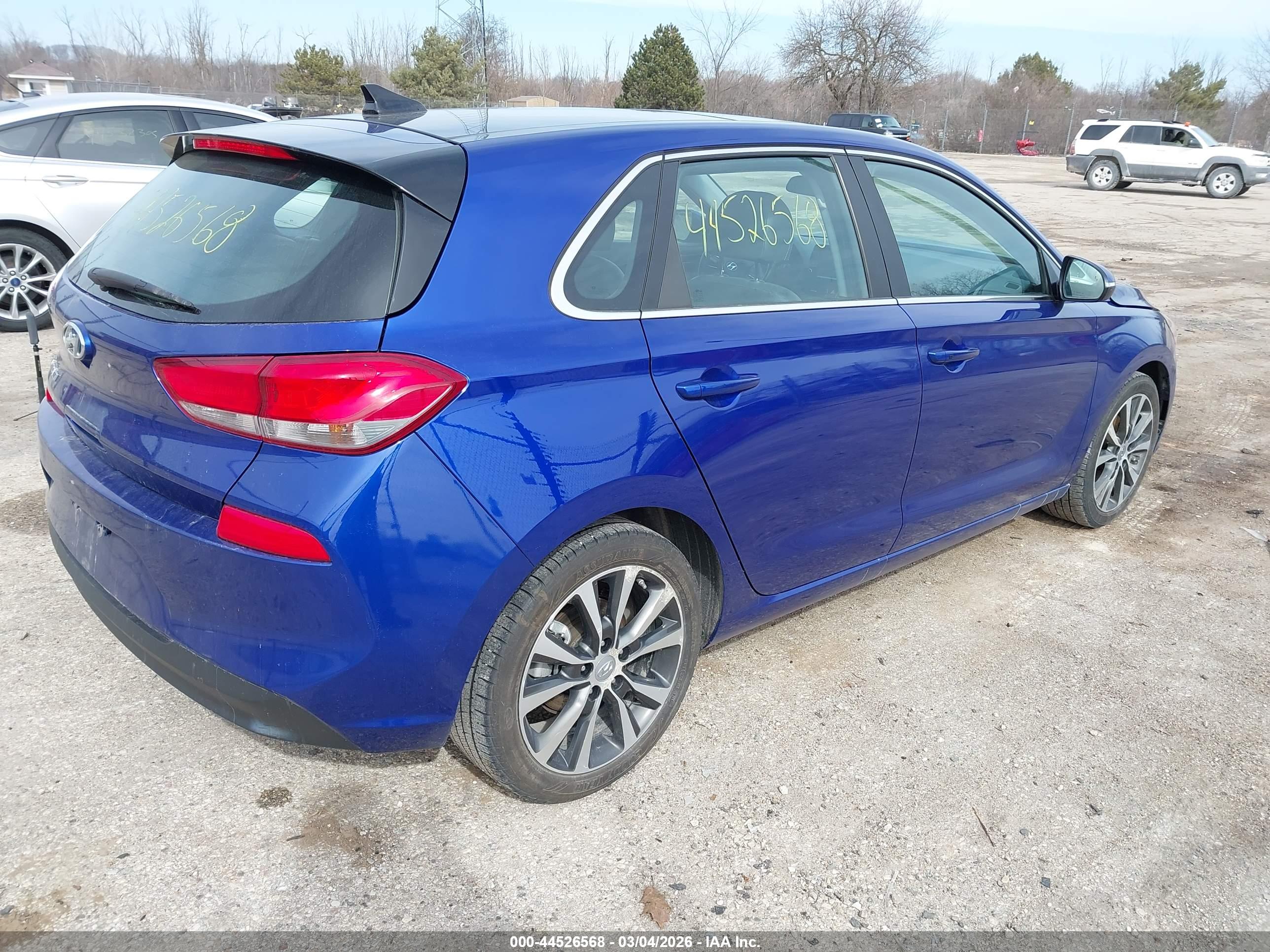 HYUNDAI ELANTRA image 4