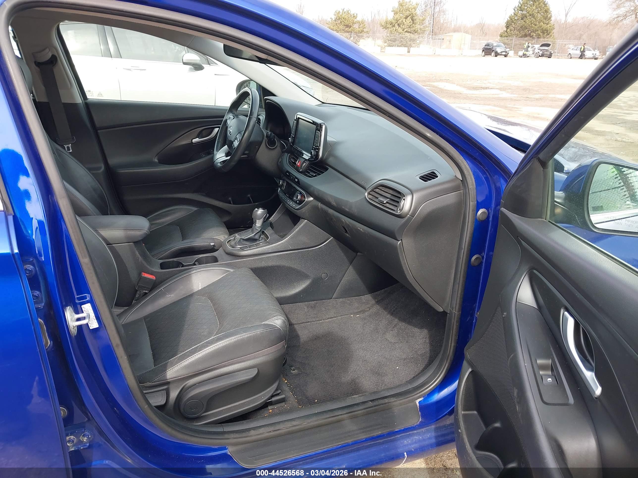 HYUNDAI ELANTRA image 5