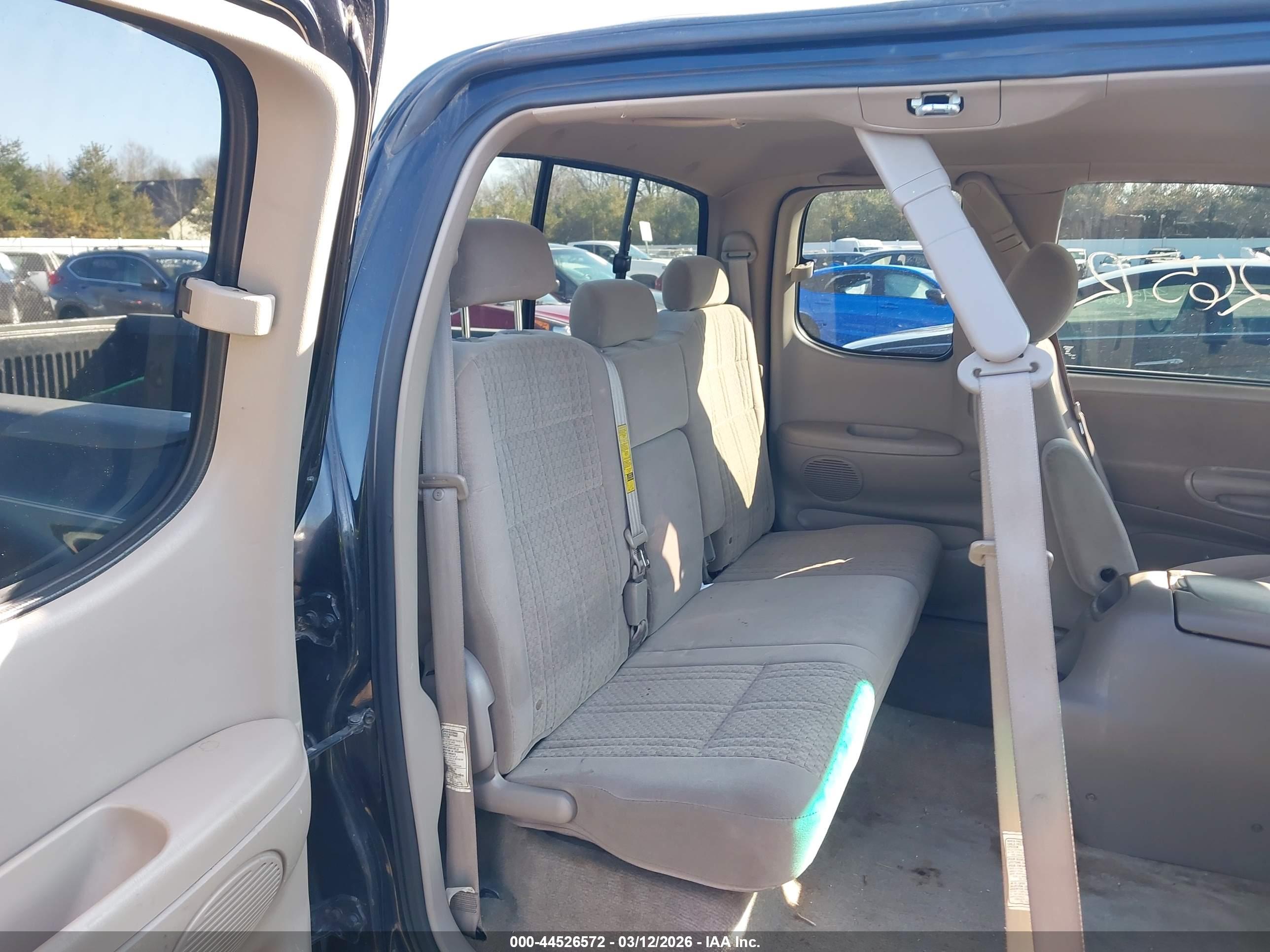 TOYOTA TUNDRA image 8