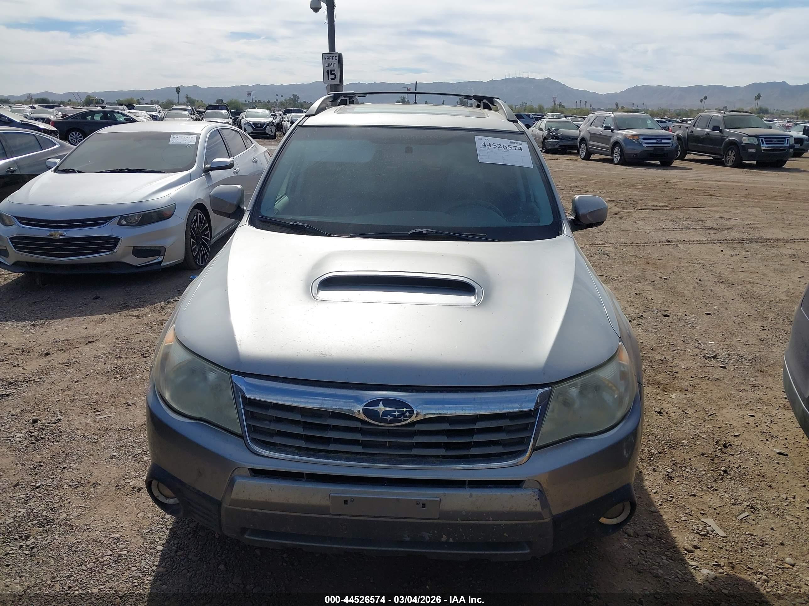 SUBARU FORESTER image 6