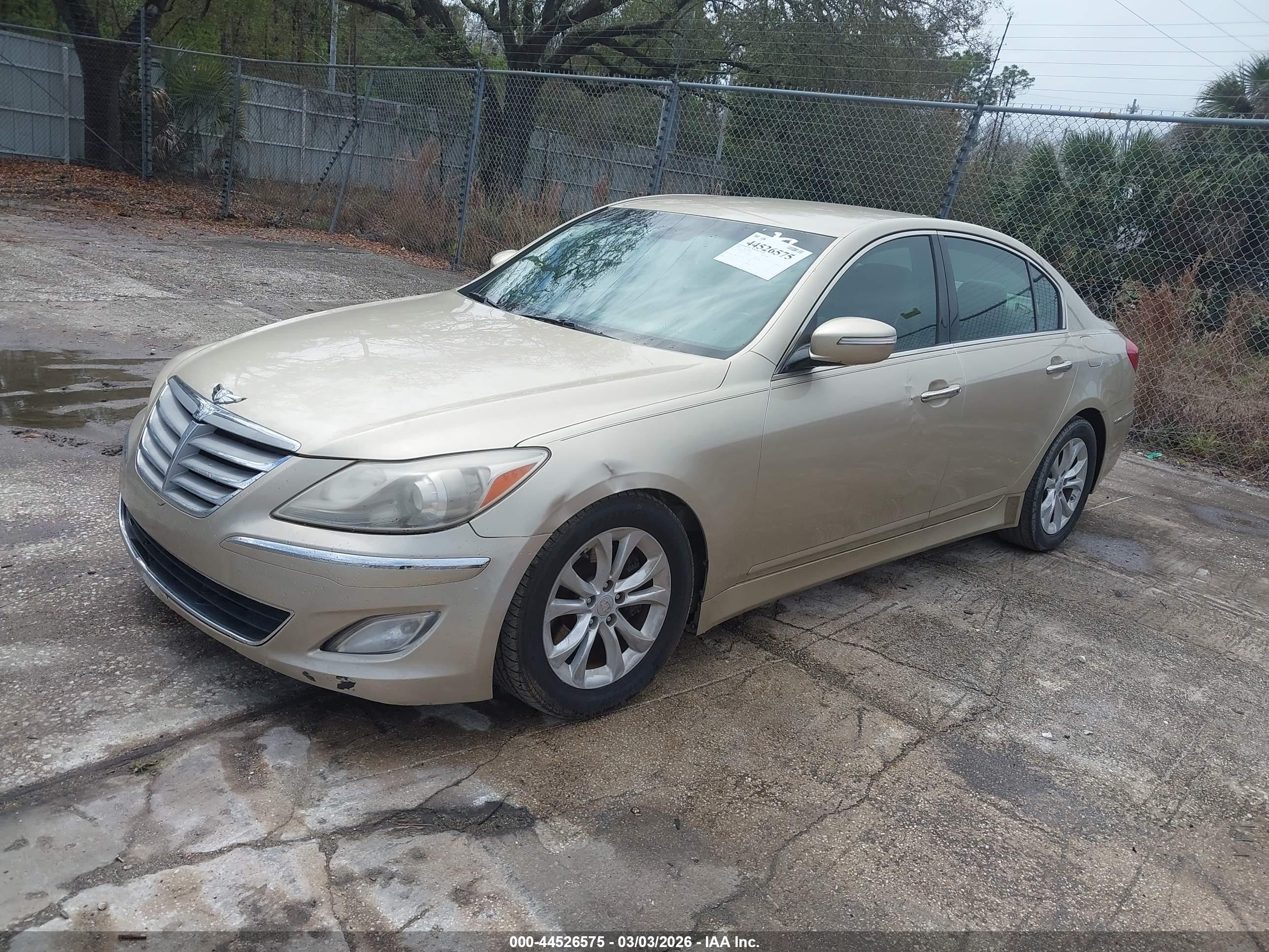 HYUNDAI GENESIS image 2