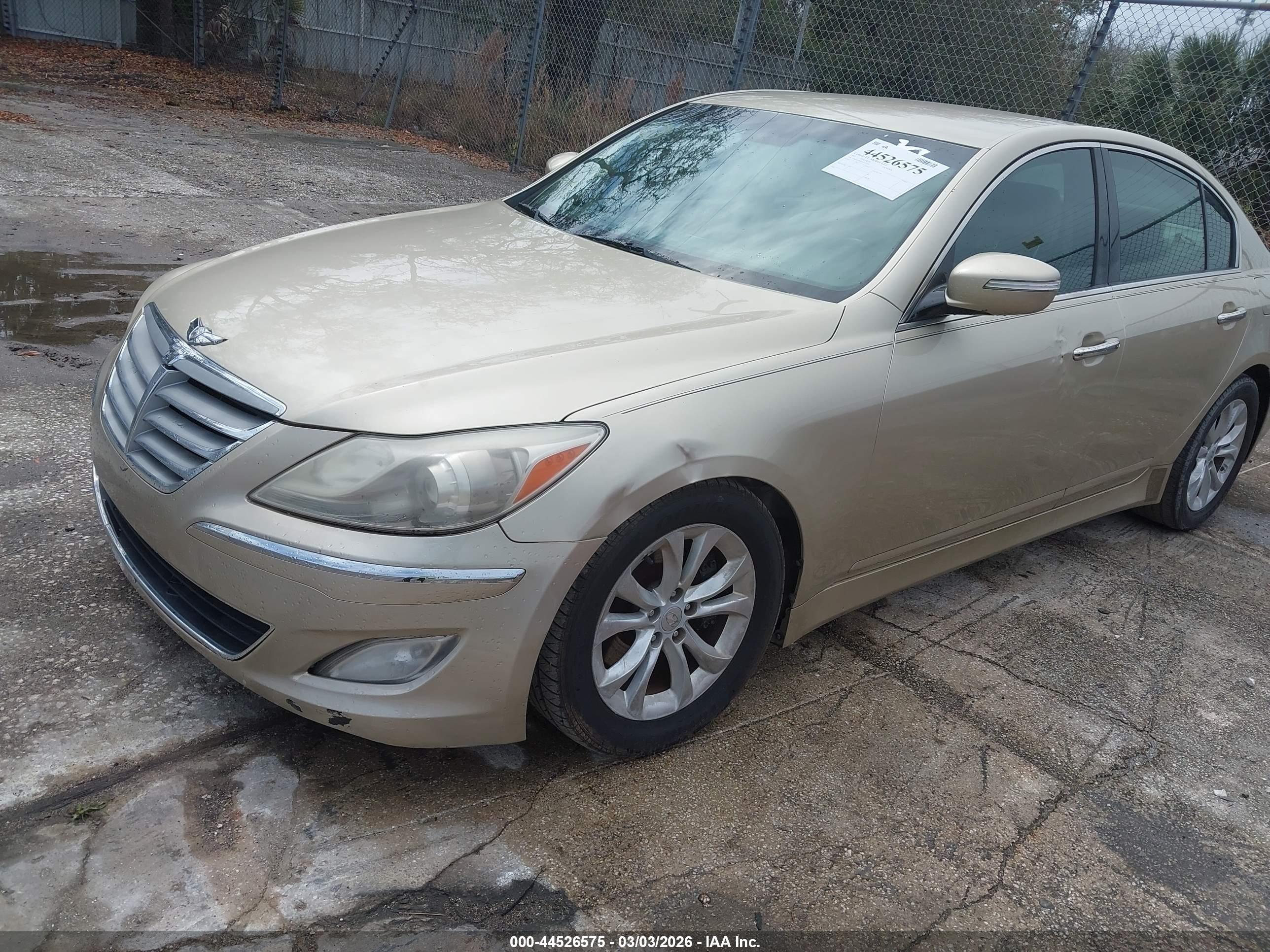 HYUNDAI GENESIS image 6