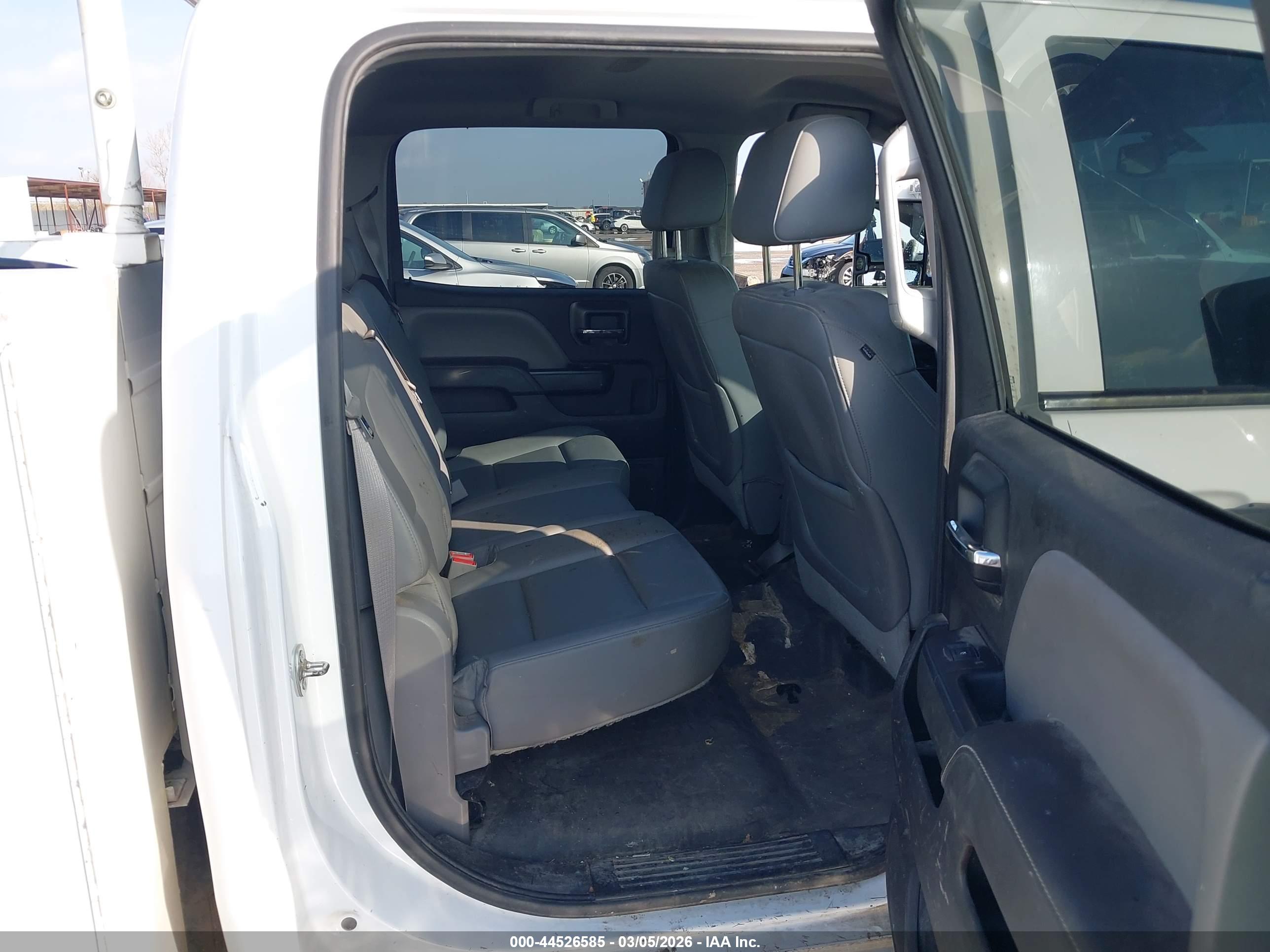 CHEVROLET SILVERADO image 8