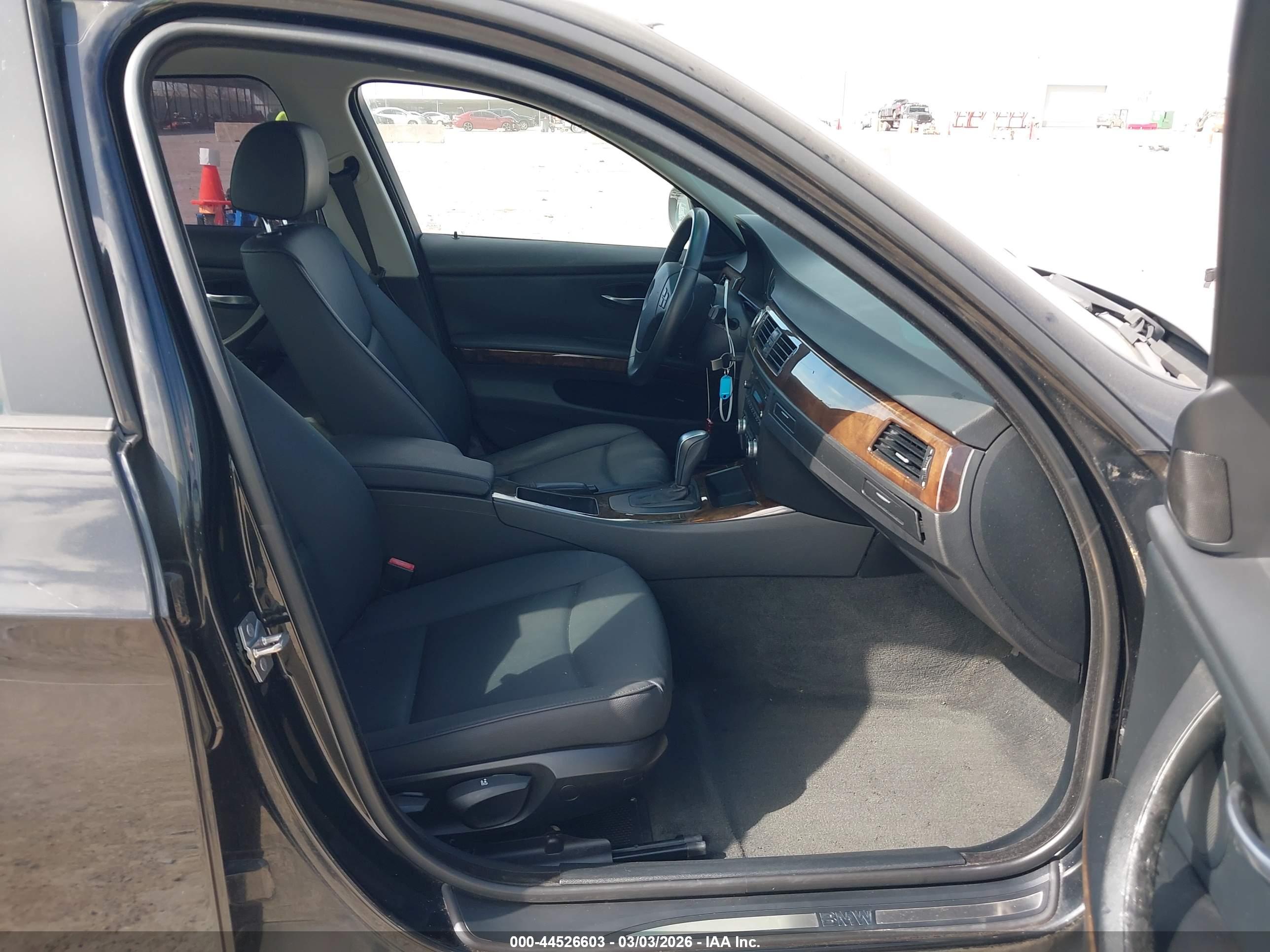 BMW 328I image 5