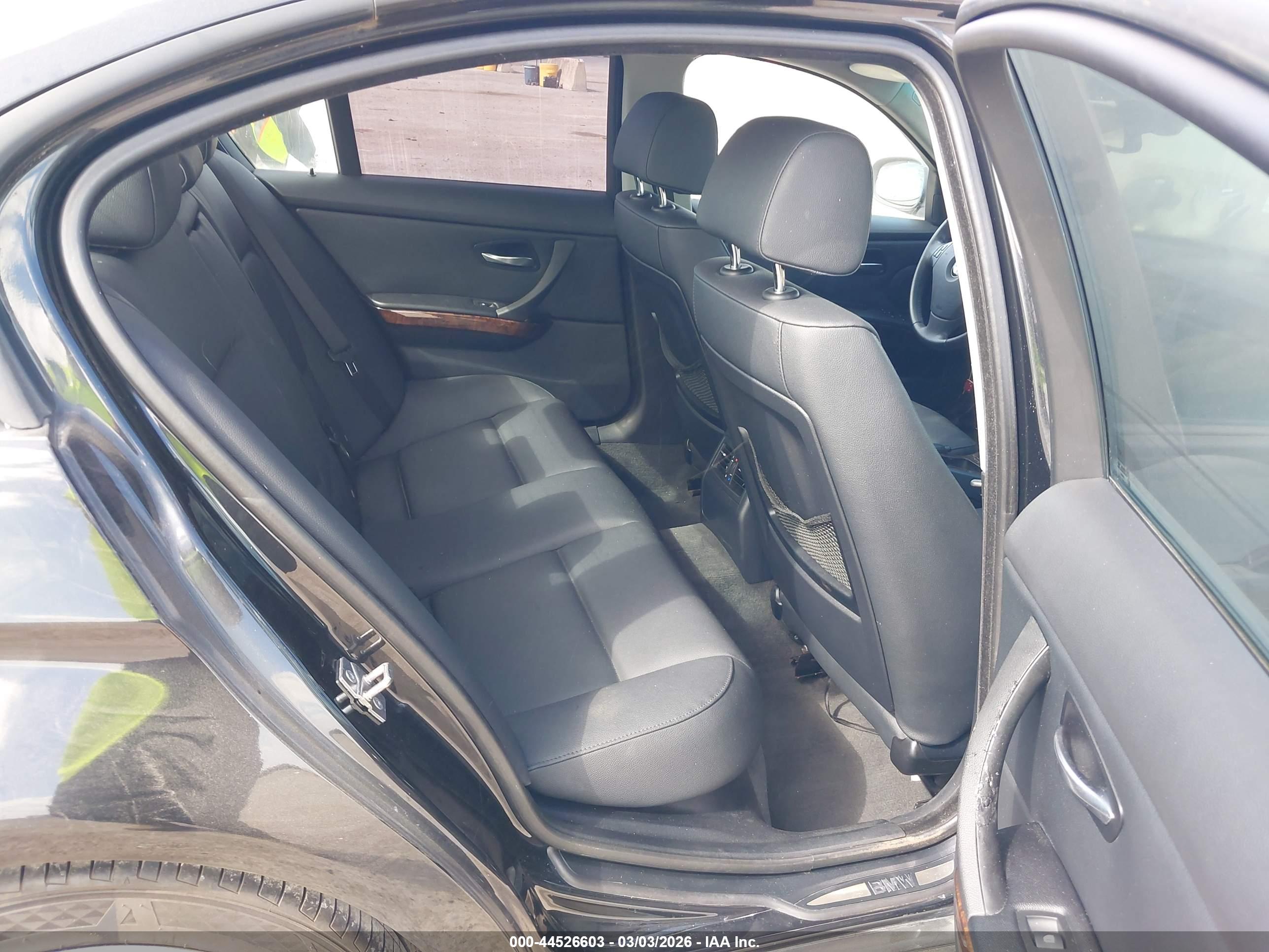 BMW 328I image 8