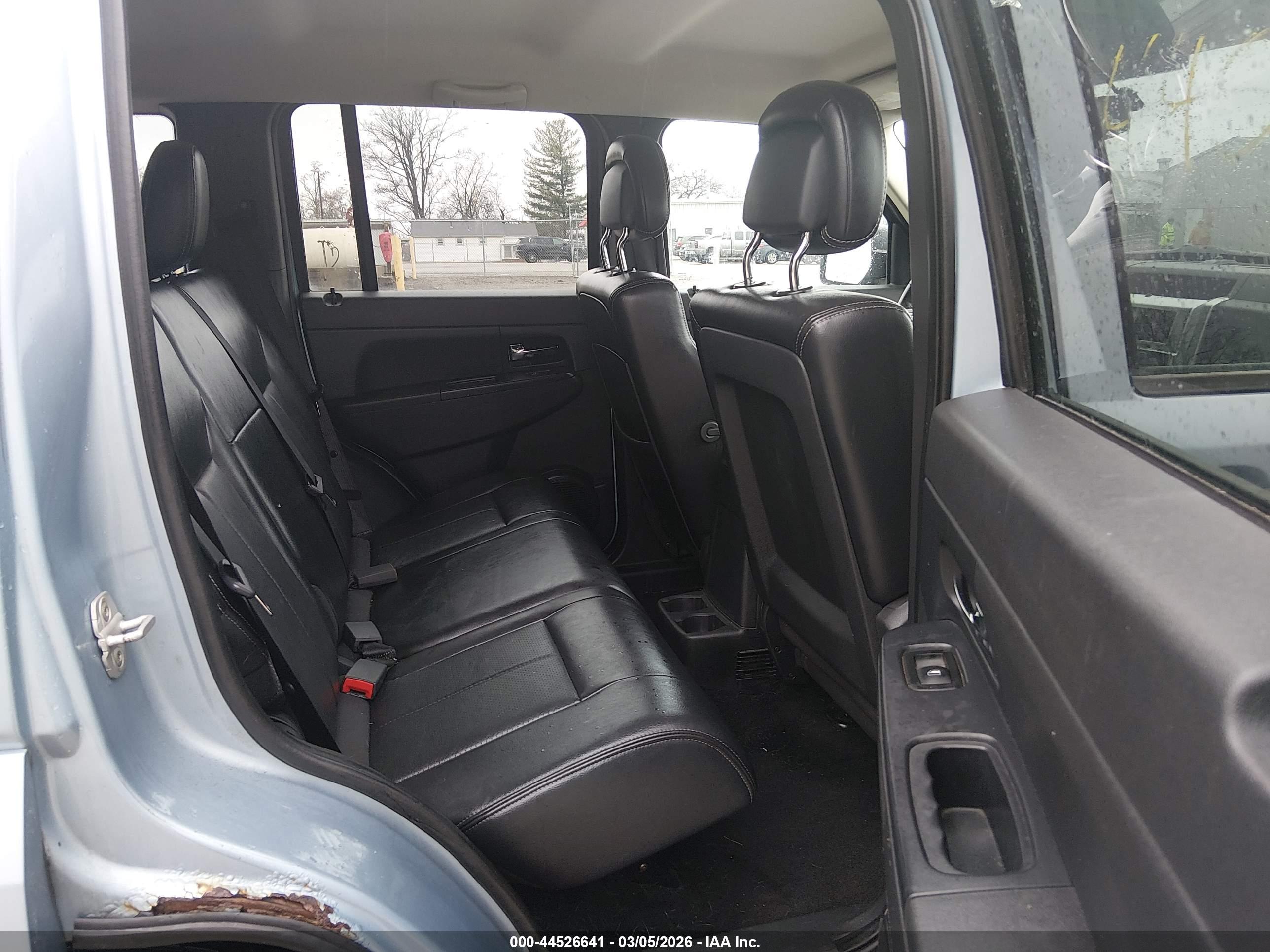 JEEP LIBERTY image 8
