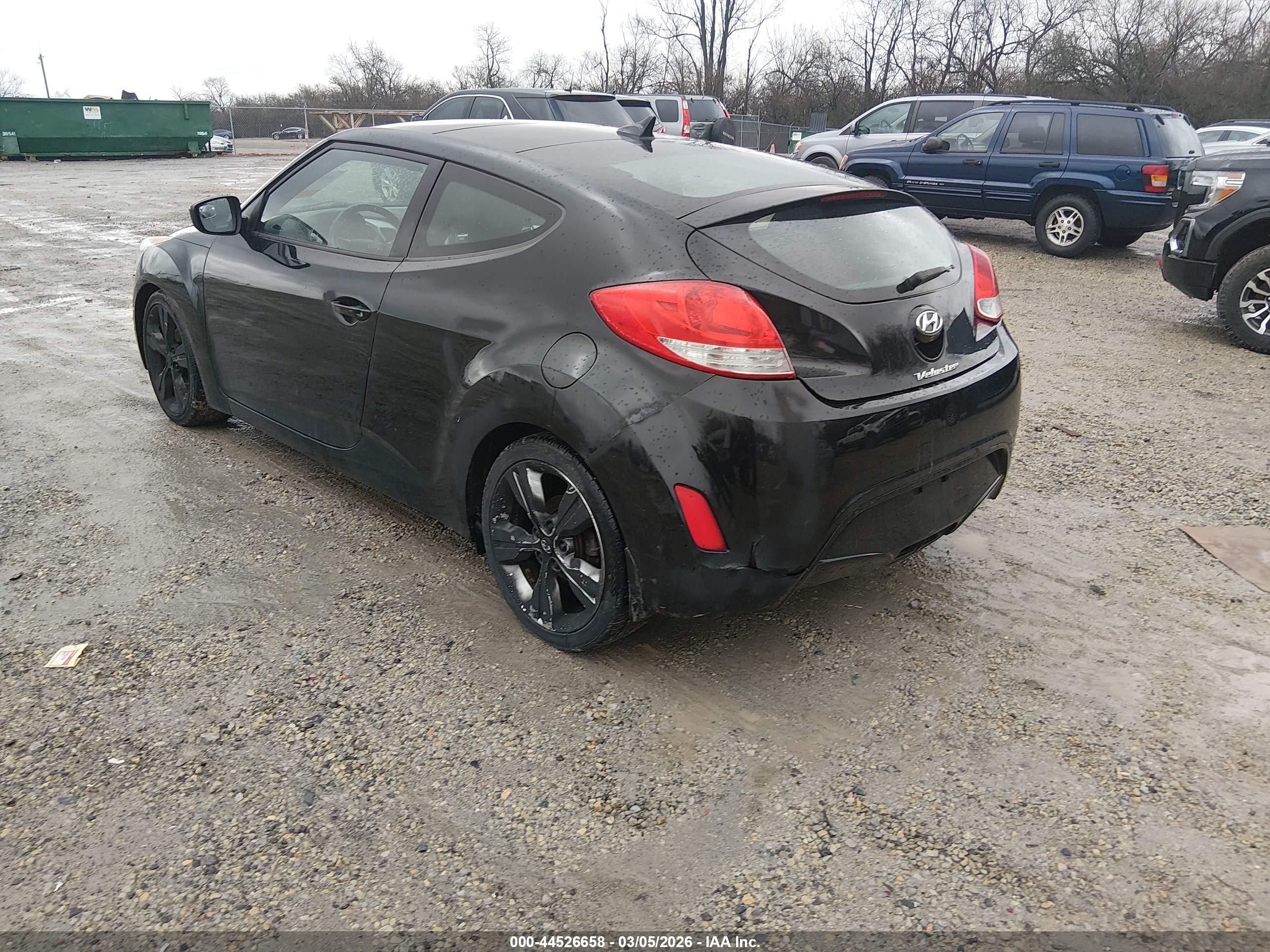 HYUNDAI VELOSTER image 3