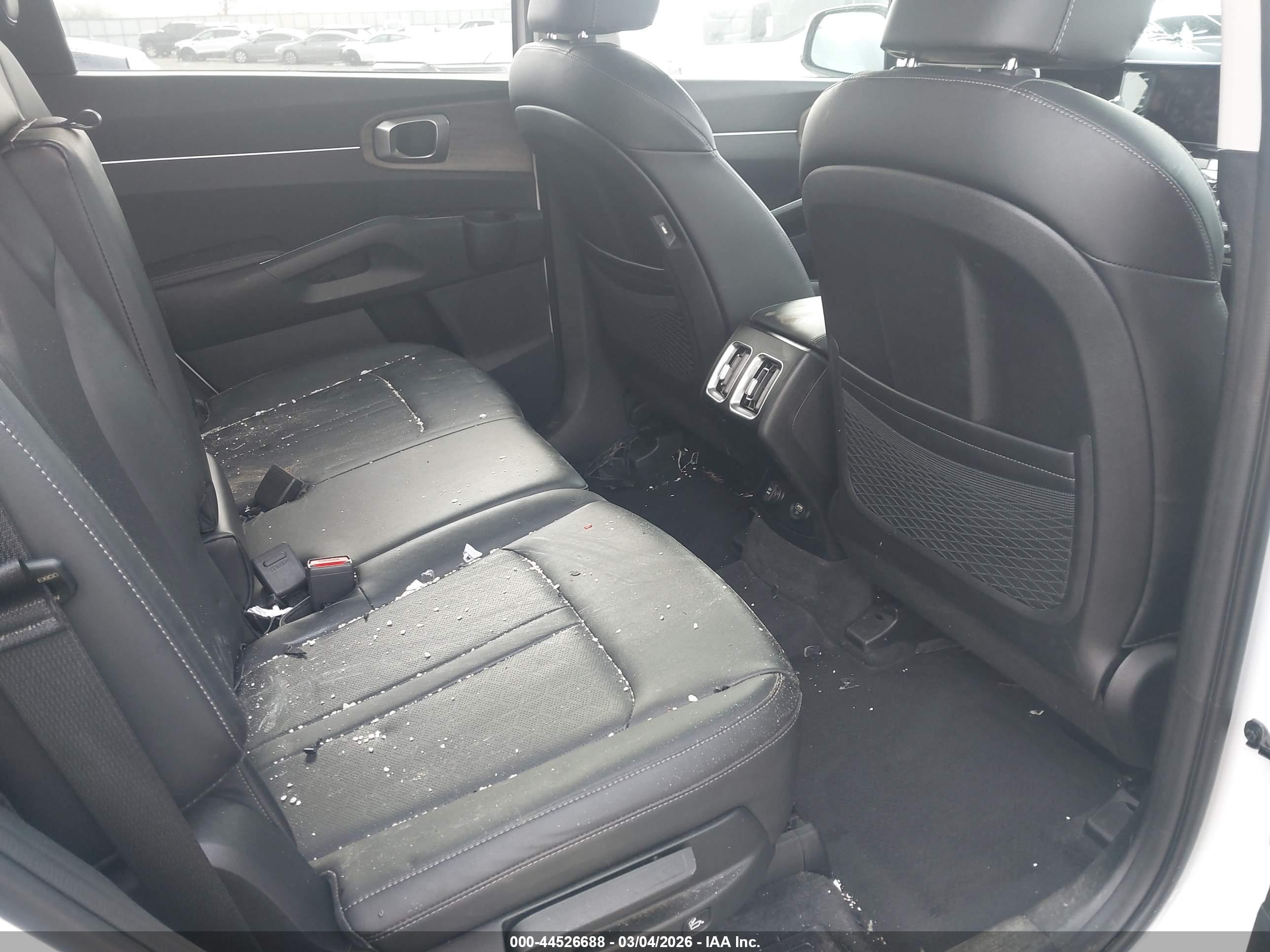 KIA SORENTO image 8