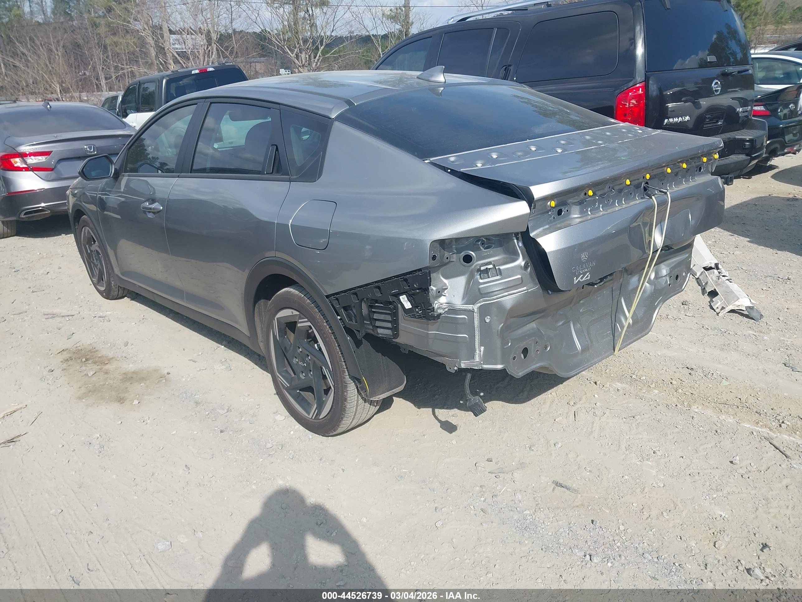 KIA K4 image 3