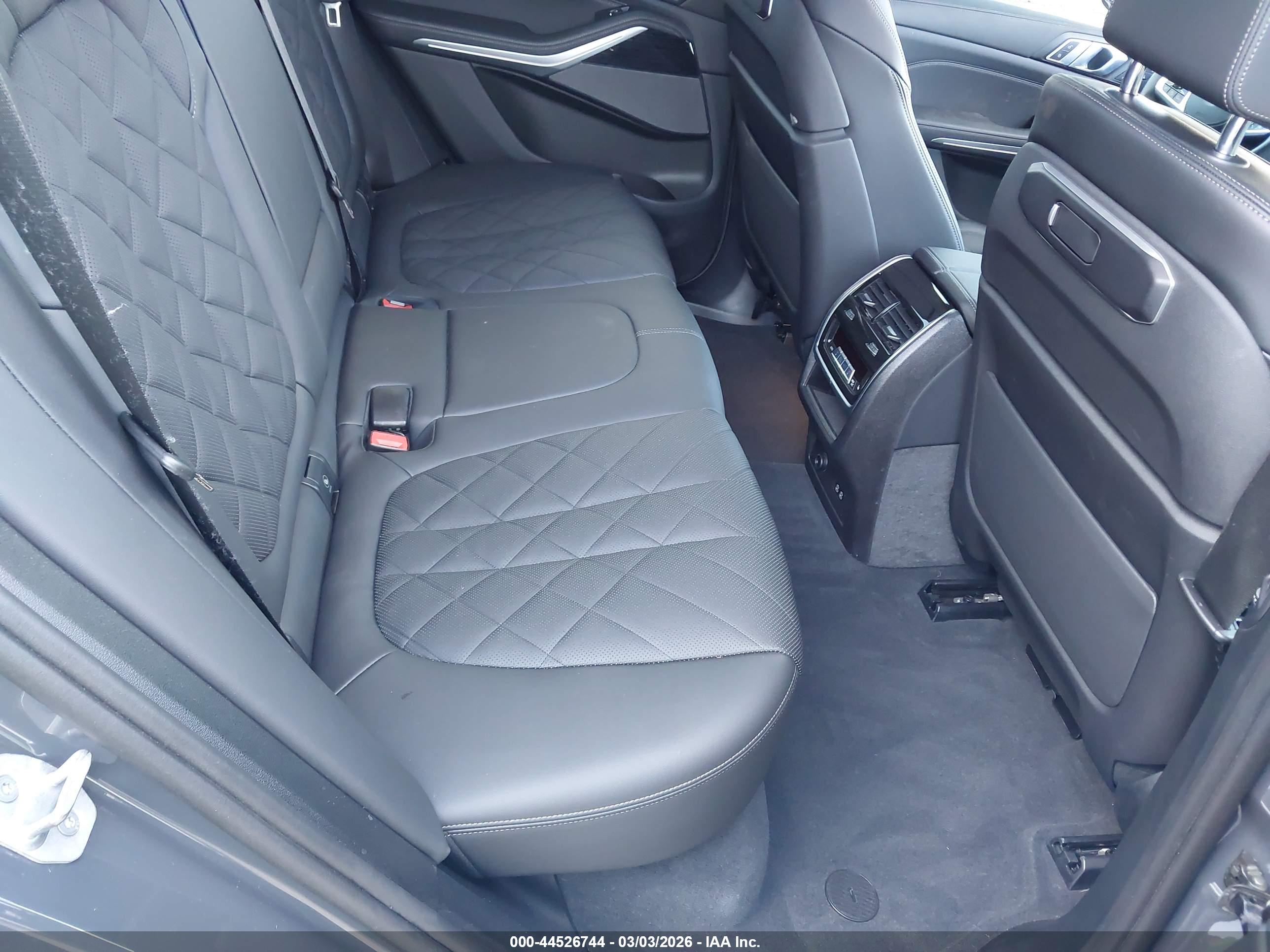 BMW X5 image 8