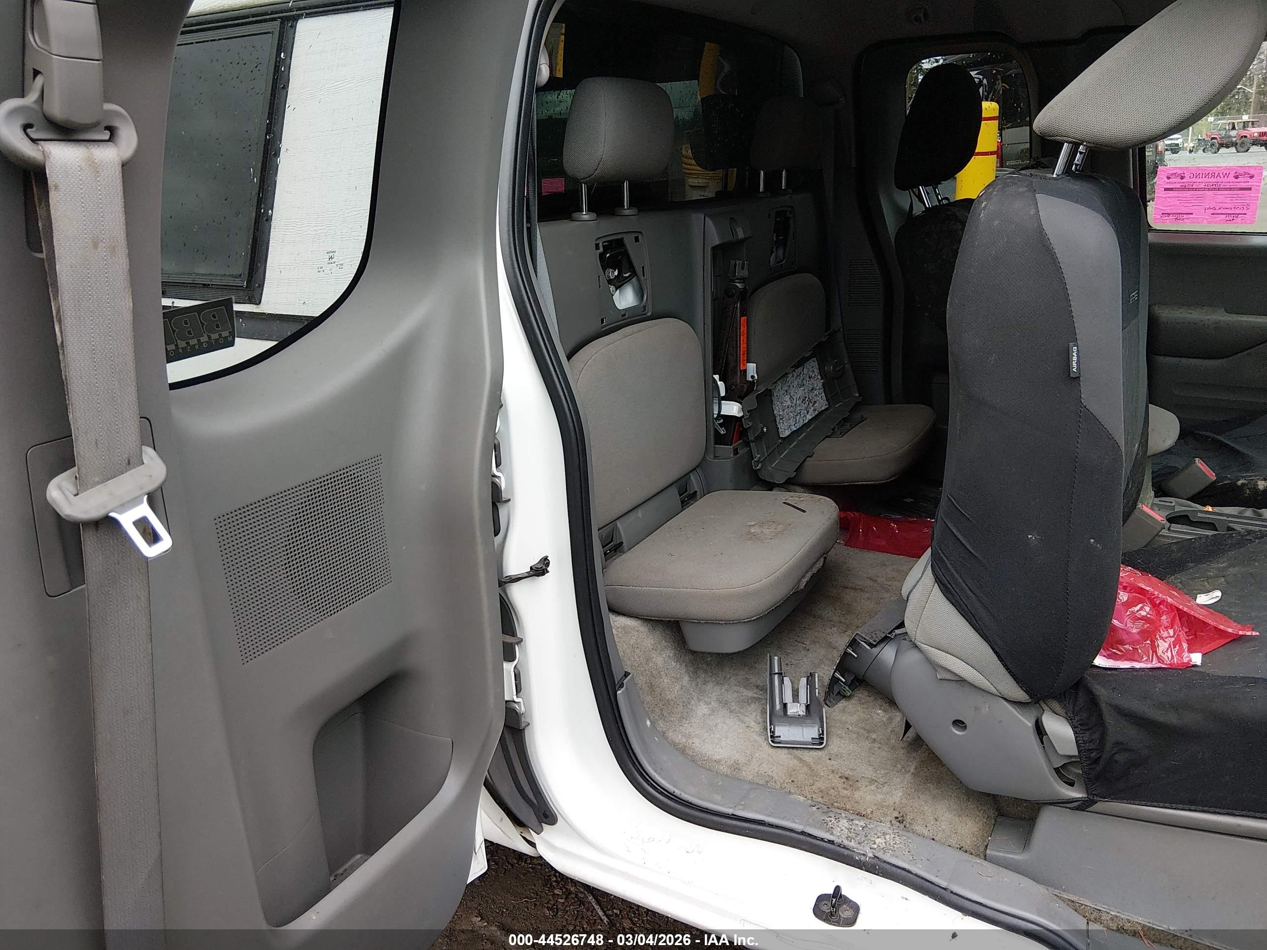 NISSAN FRONTIER image 8