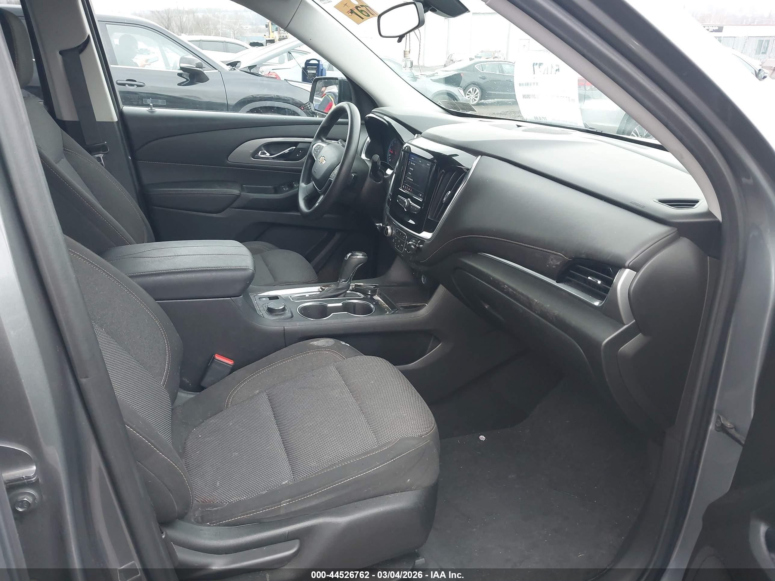 CHEVROLET TRAVERSE image 5