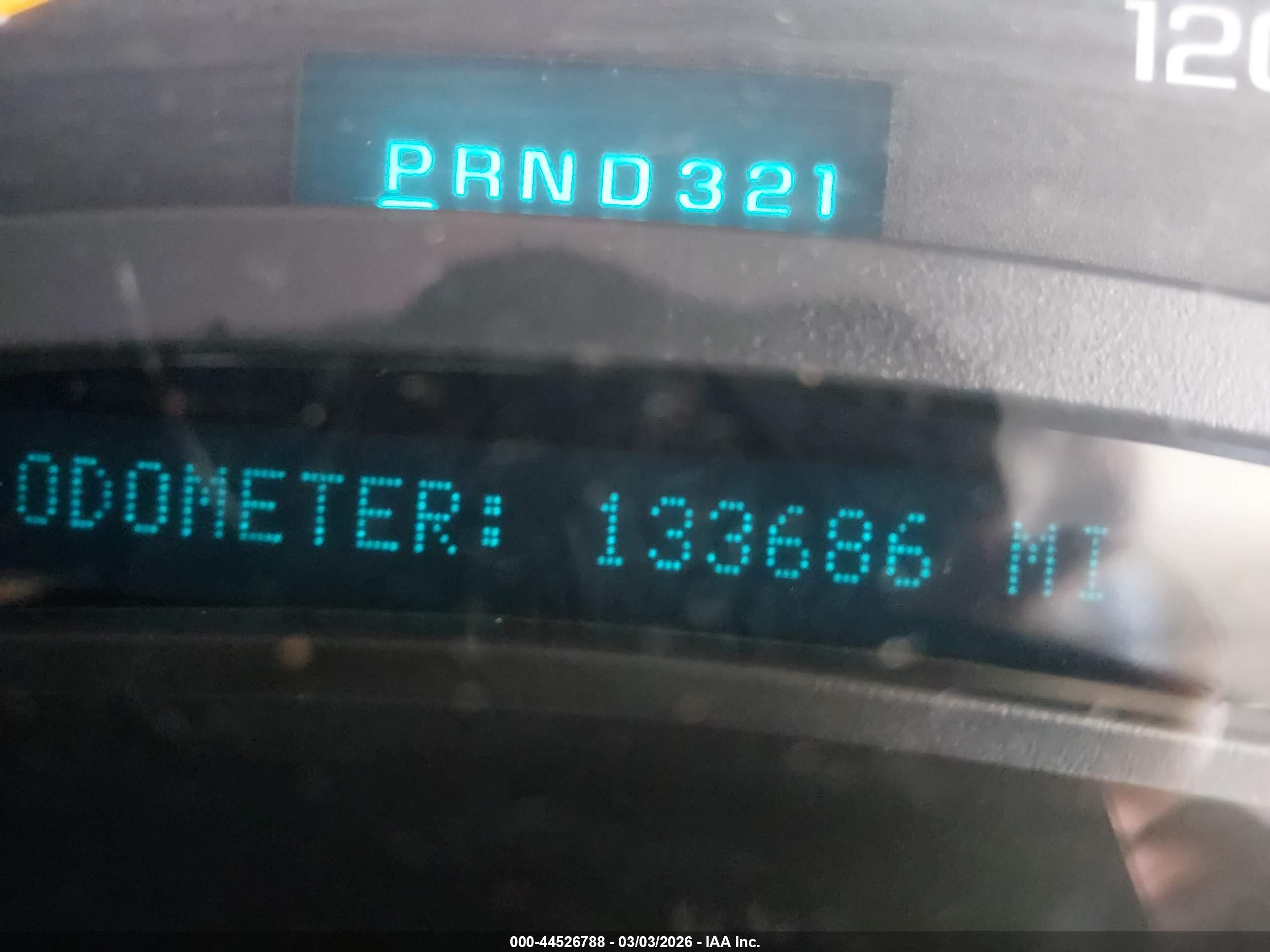 CHEVROLET SUBURBAN image 7