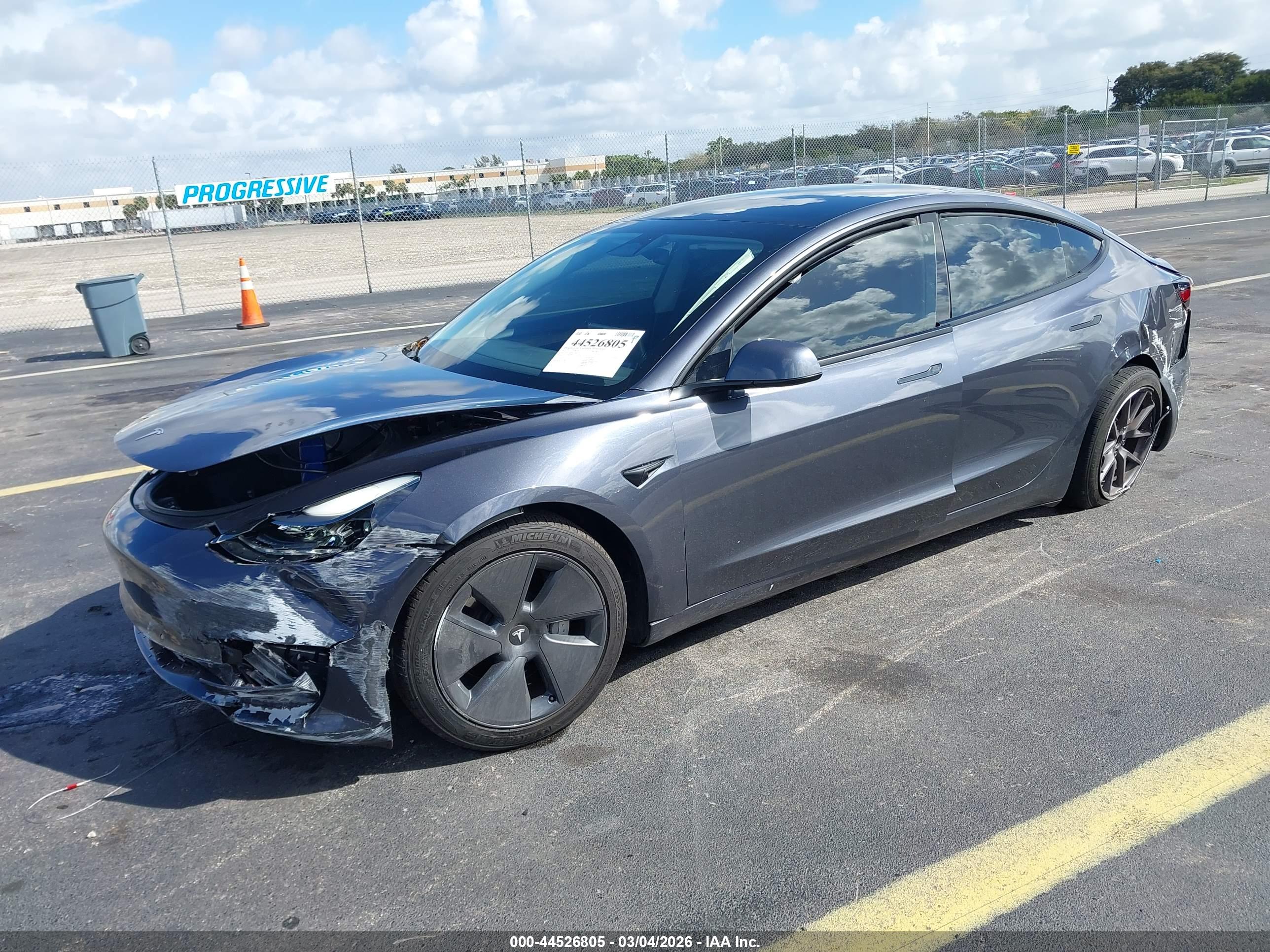 TESLA MODEL image 2