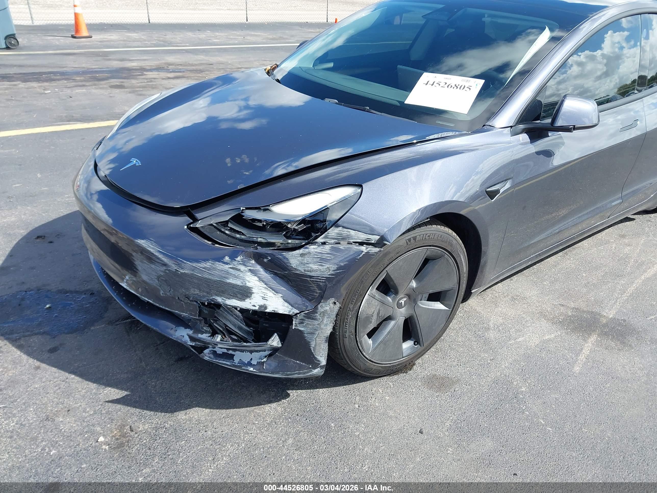 TESLA MODEL image 6