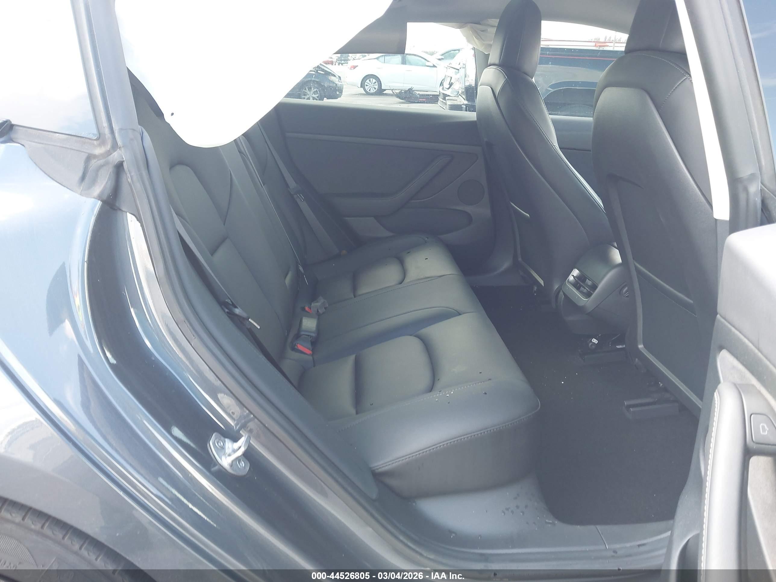 TESLA MODEL image 8