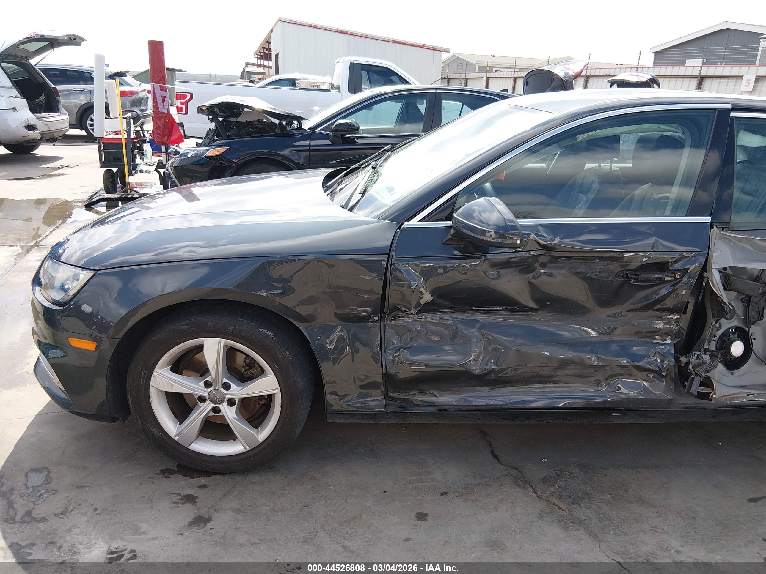 AUDI A4 image 6