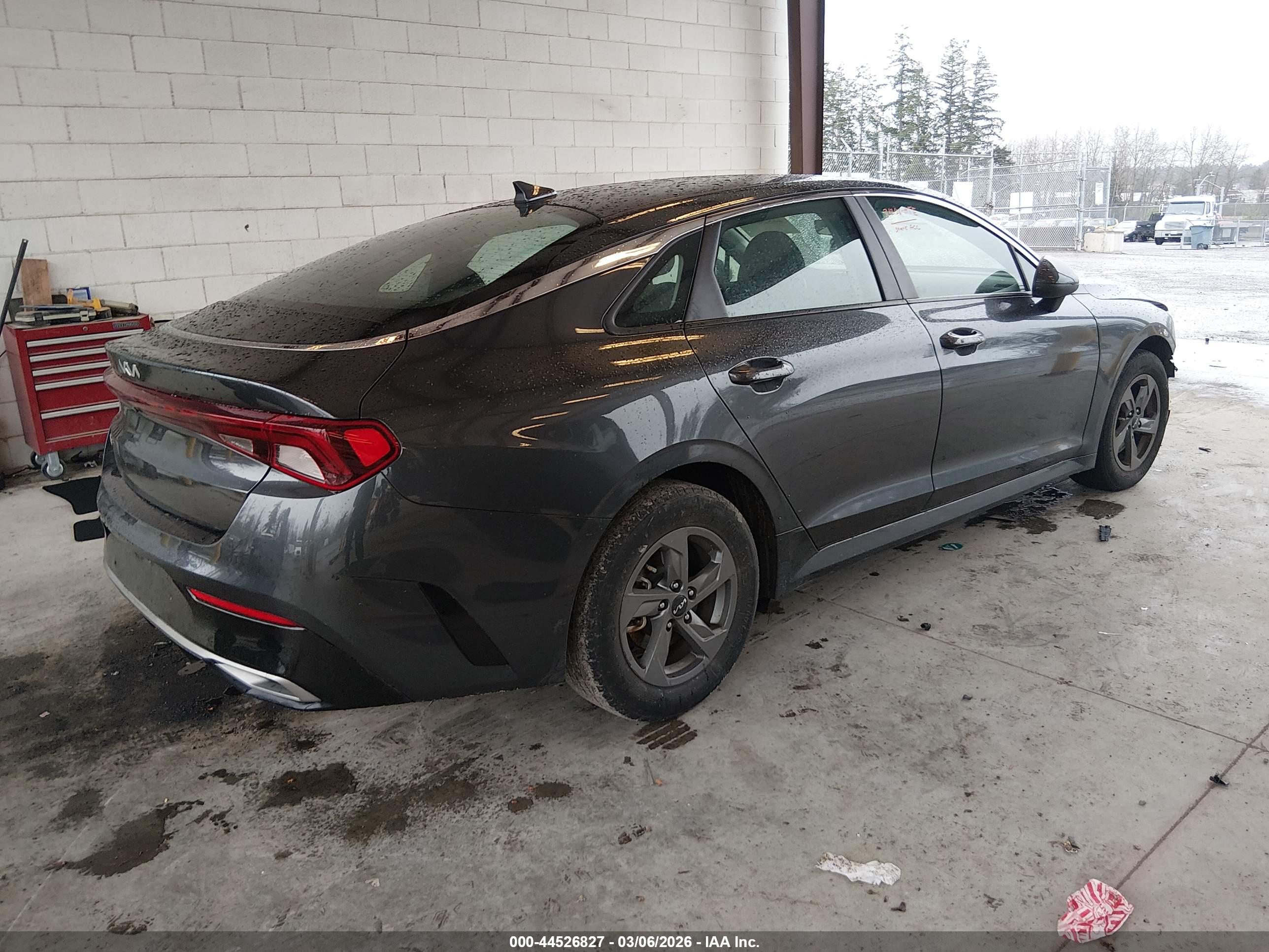 KIA K5 image 4