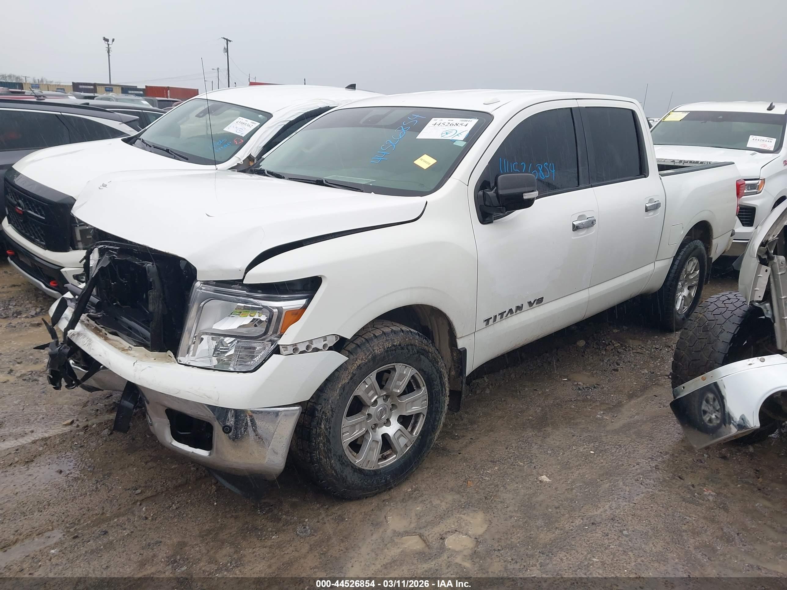 NISSAN TITAN image 2