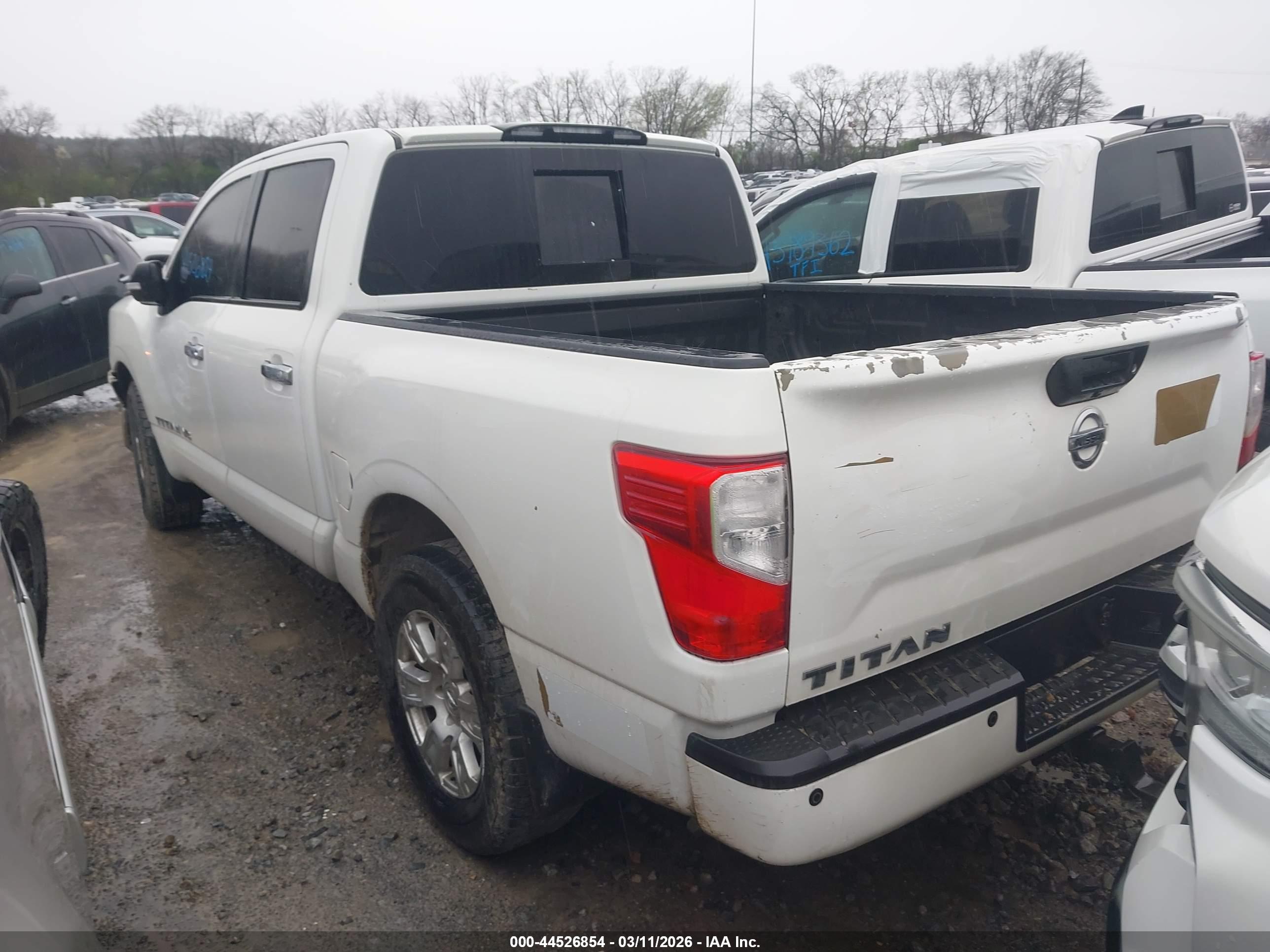 NISSAN TITAN image 3