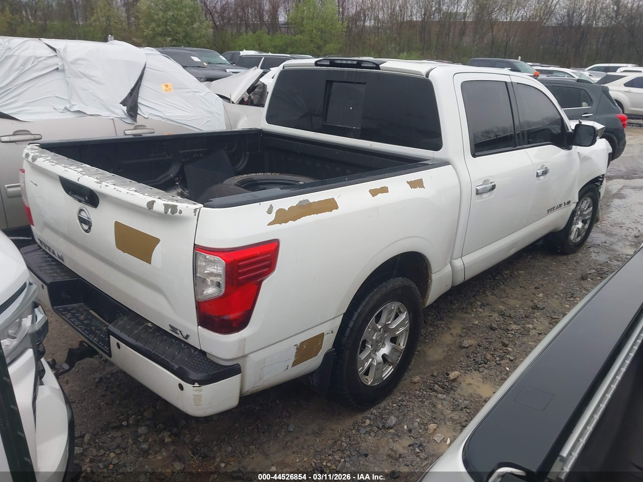 NISSAN TITAN image 4