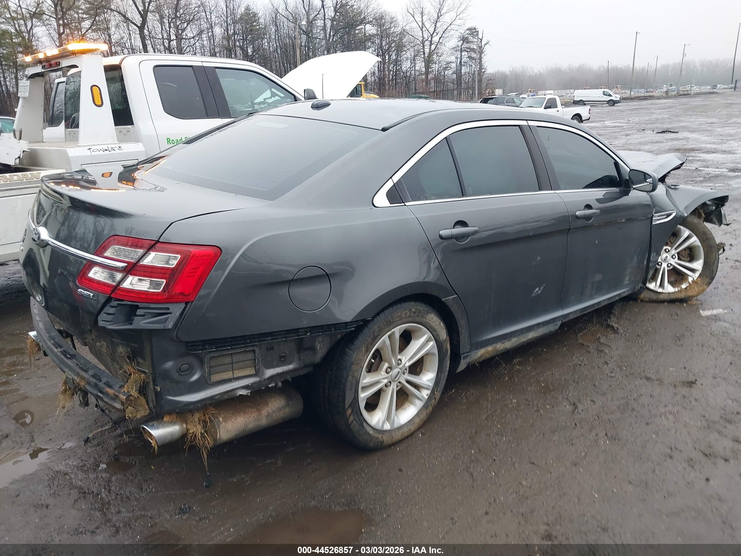 FORD TAURUS image 4