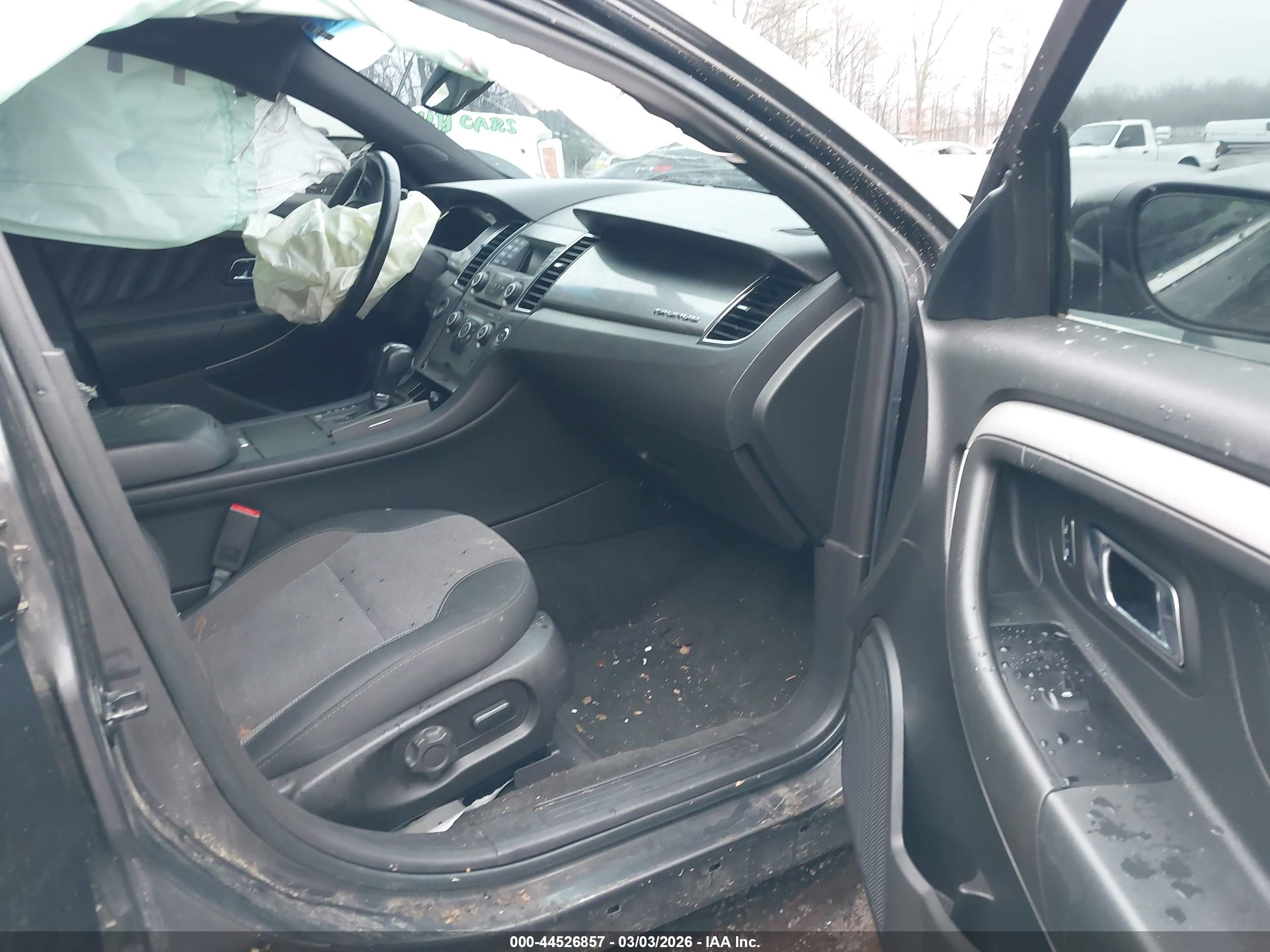 FORD TAURUS image 5