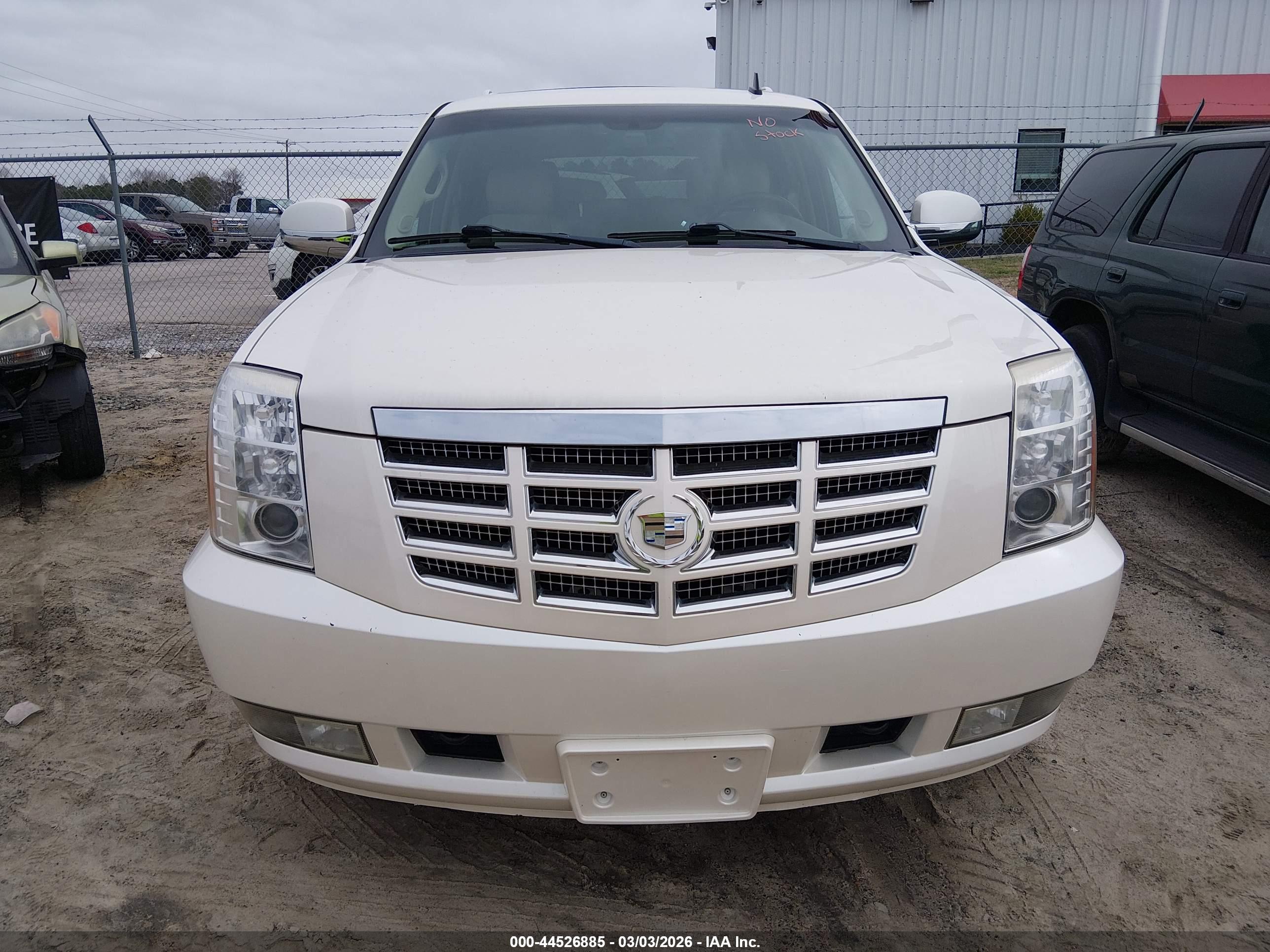 CADILLAC ESCALADE image 6