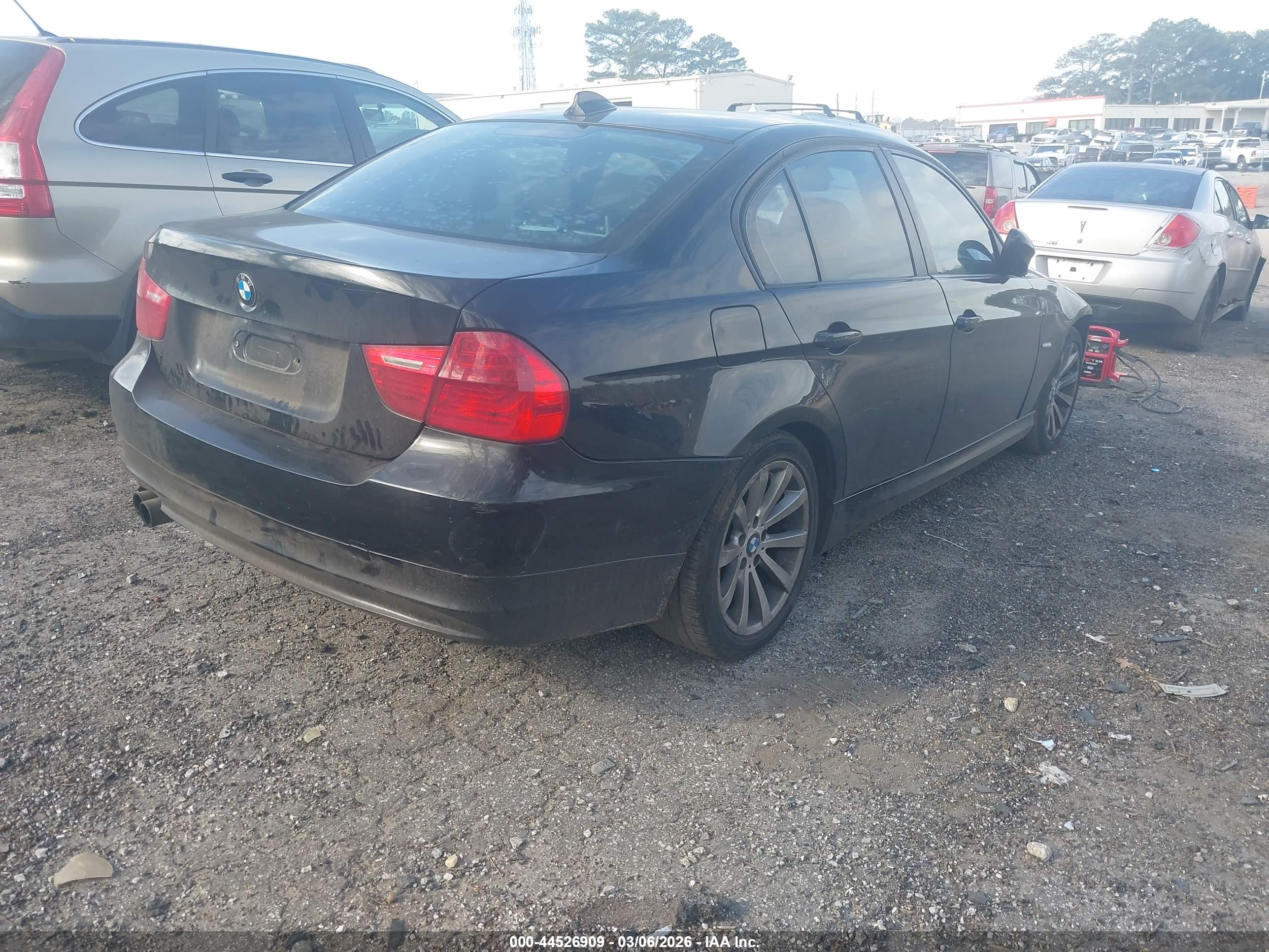 BMW 328I image 4